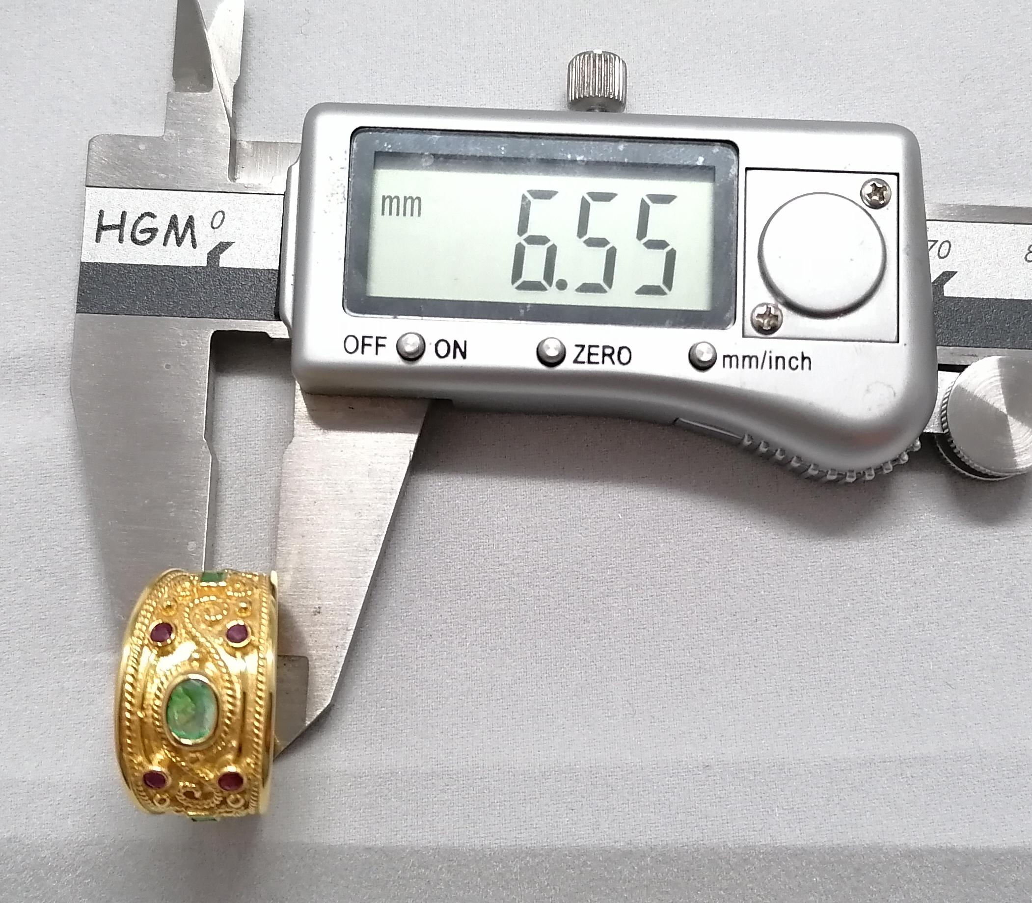 Bague jonc collection Georgios en or jaune 18 carats, diamant, émeraude et rubis en vente 6