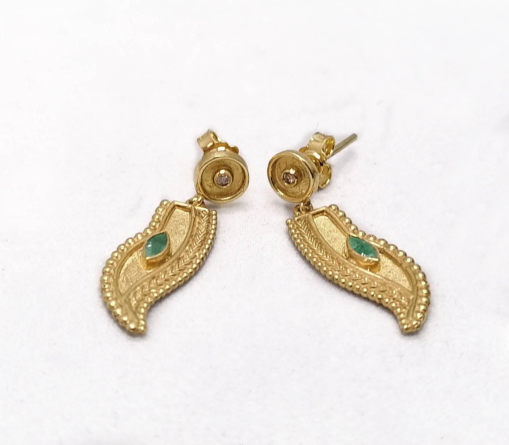 Georgios Collections 18 Karat Yellow Gold Diamond Emerald Feather Drop Earrings In New Condition In Astoria, NY