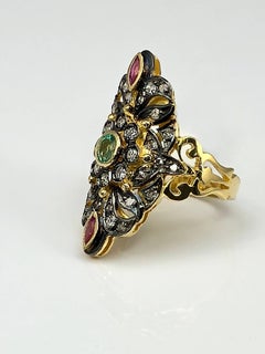 Georgios Collections Anillo ancho de oro amarillo de 18 quilates con diamante, esmeralda y rubí Pasha