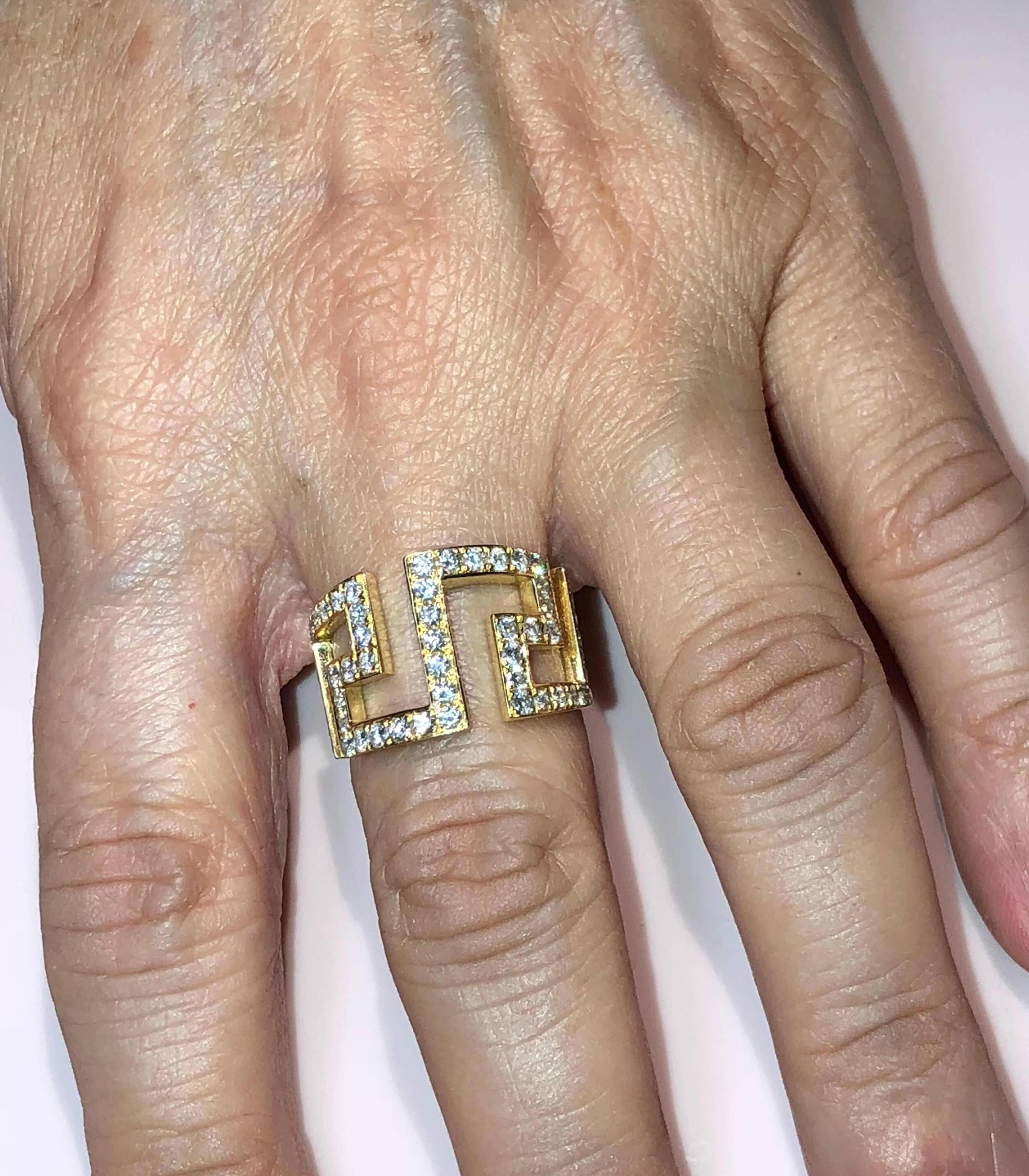 Georgios Kollektionen 18 Karat Gelbgold Diamant-Ring mit griechischem Schlüsseldesign und breitem Ring (Rundschliff) im Angebot