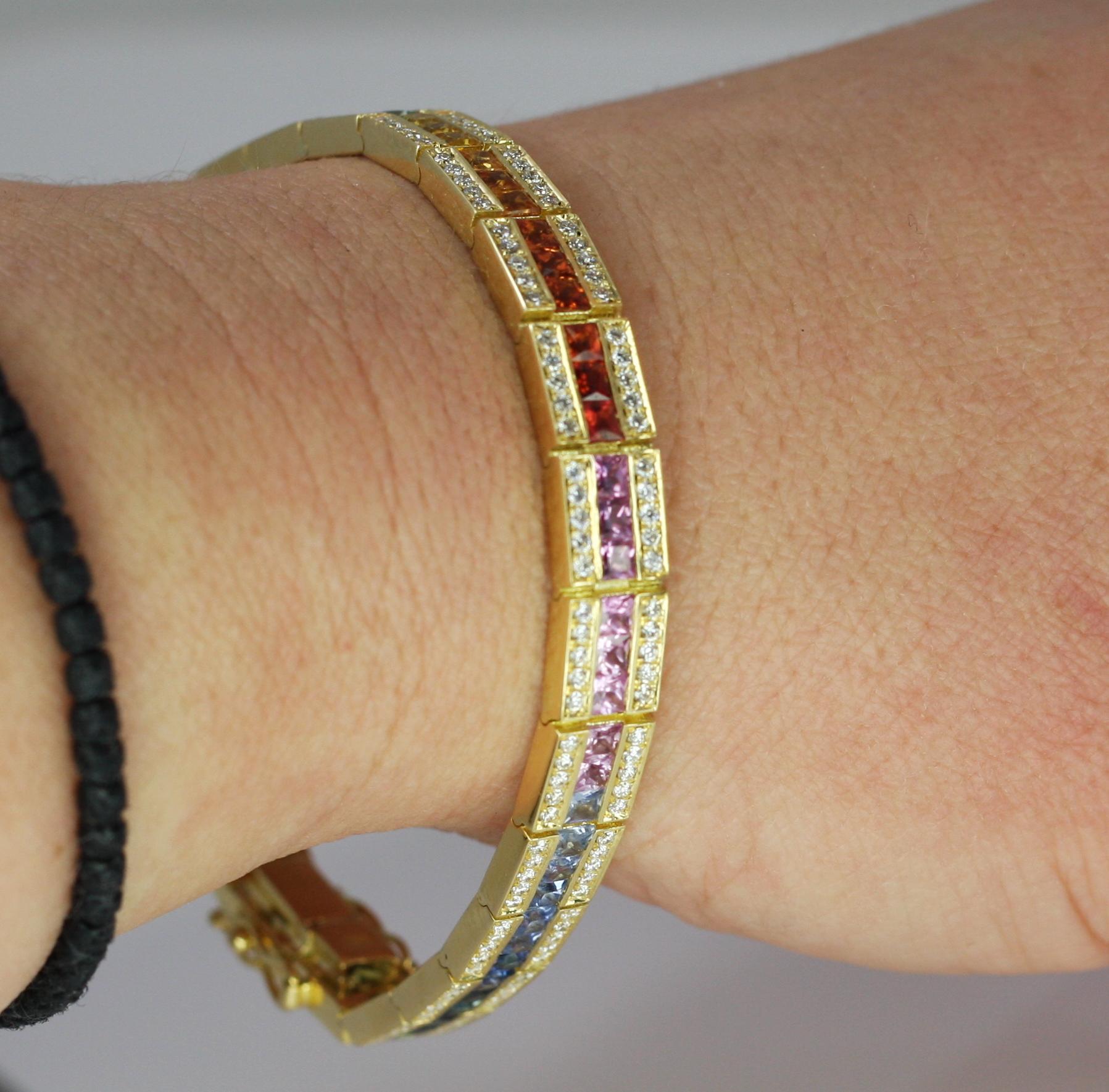 Contemporain Georgios Collections Bracelet en or jaune 18 carats avec diamants et saphirs multicolores en vente