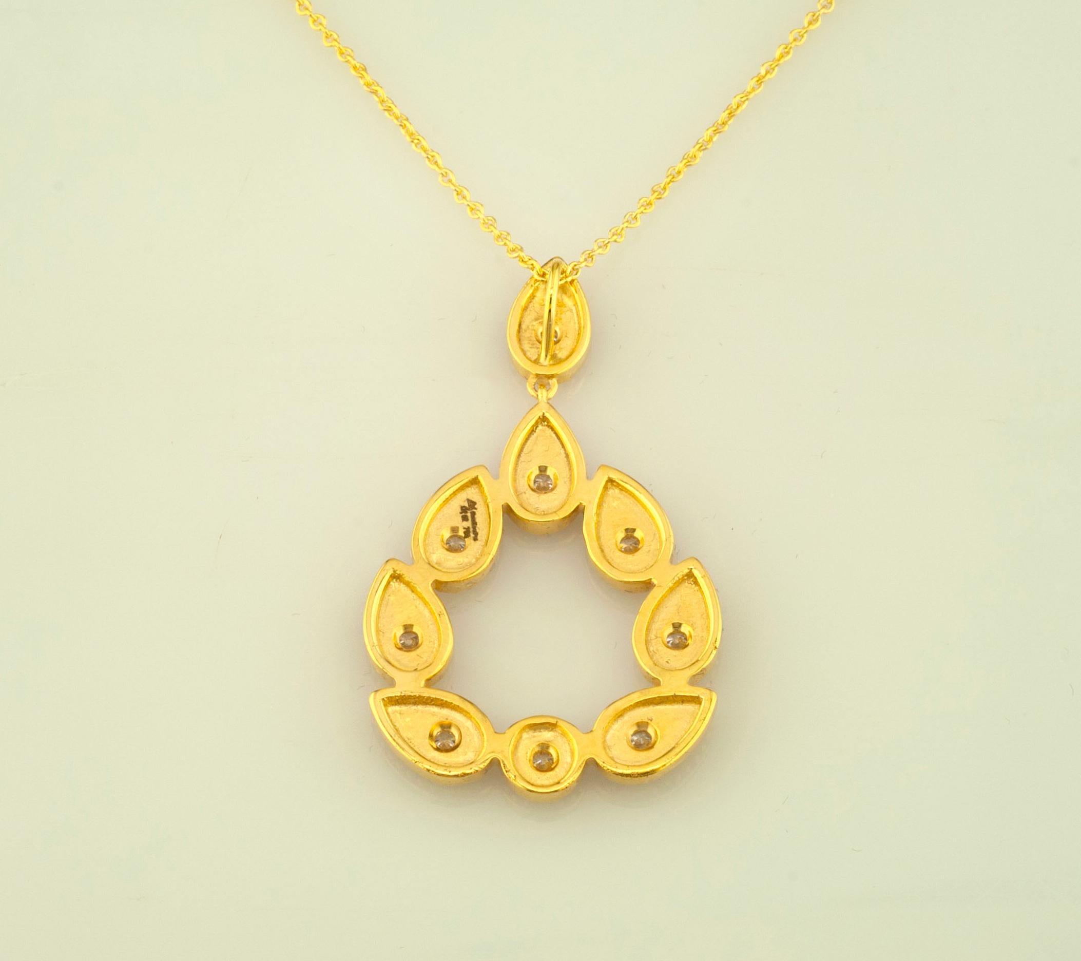 Georgios Kollektionen 18 Karat Gelbgold Diamant Birnenförmiger Anhänger Halskette im Angebot 4
