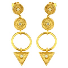 Pendants d'oreilles longs en or jaune 18 carats et diamants Georgios Collections