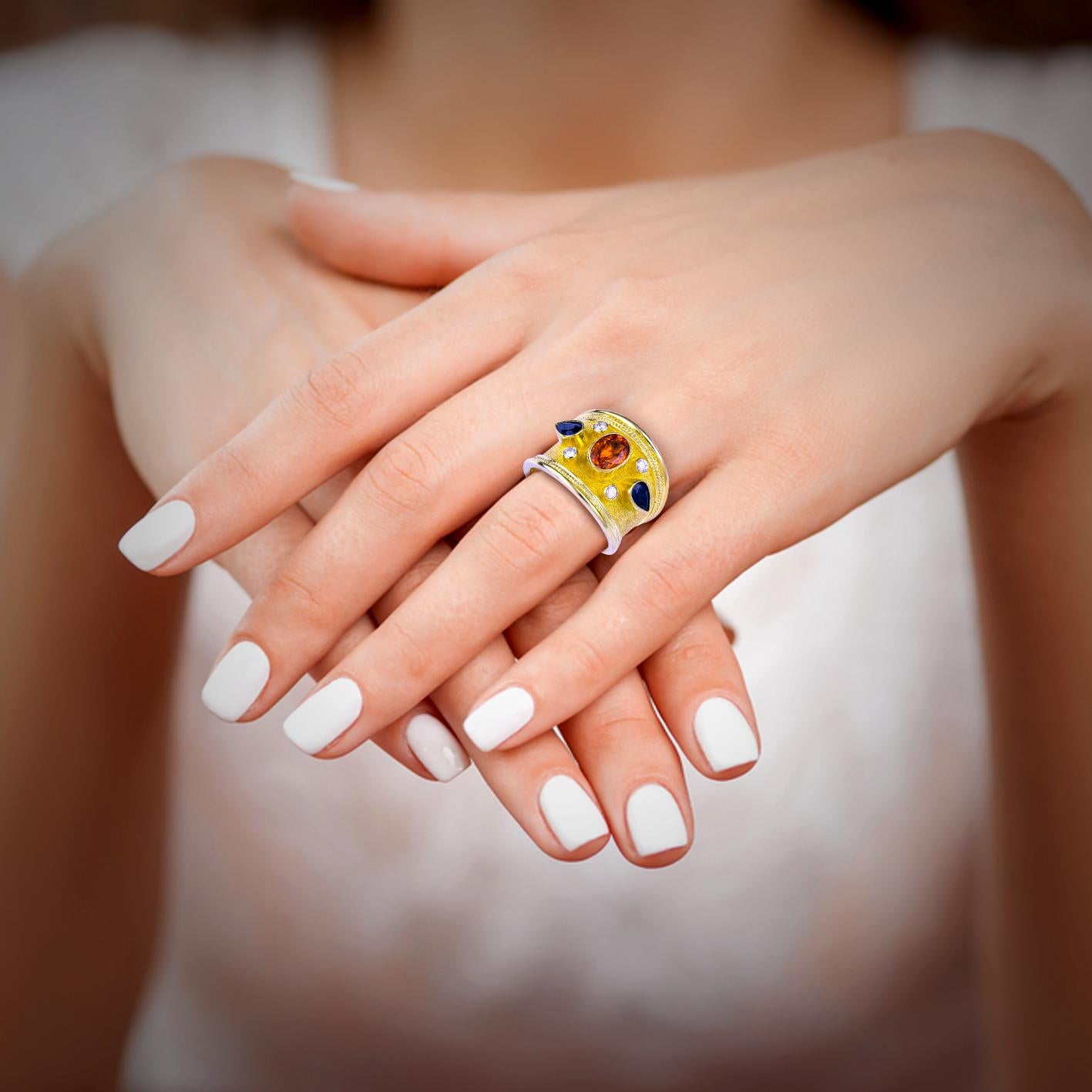 Taille ovale Georgios Collections Bague large en or jaune 18 carats avec diamants et saphirs multicolores en vente