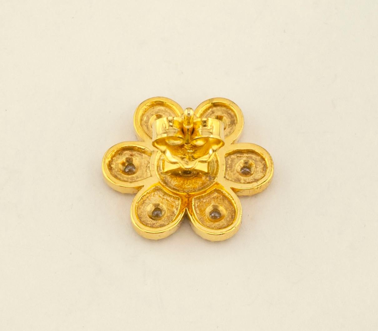 Georgios Kollektionen 18 Karat Gelbgold Diamant Runde Blumen-Ohrstecker im Angebot 3