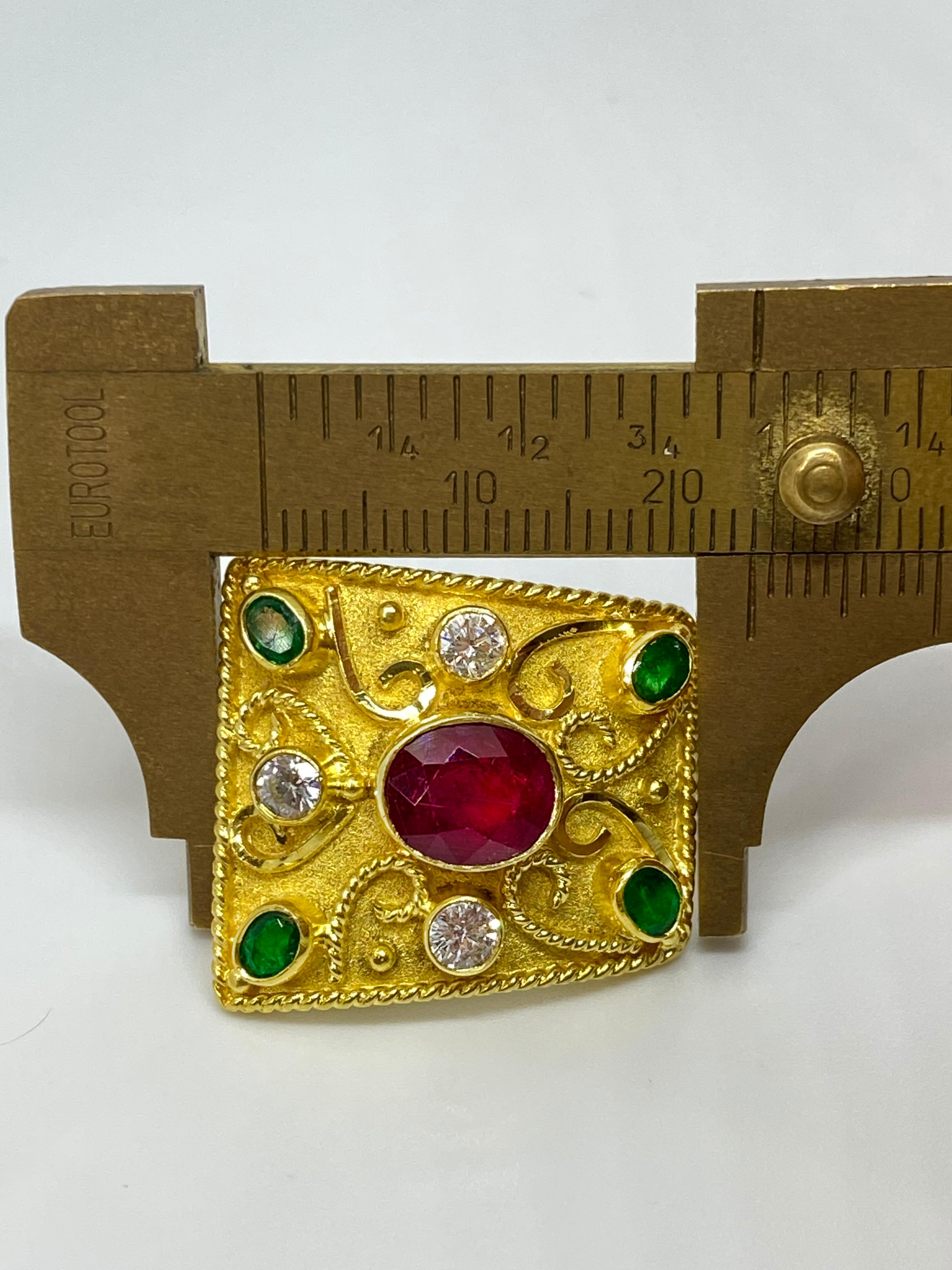 Boucles d'oreilles Georgios Collections en or jaune 18 carats, diamant, rubis et émeraude en vente 3