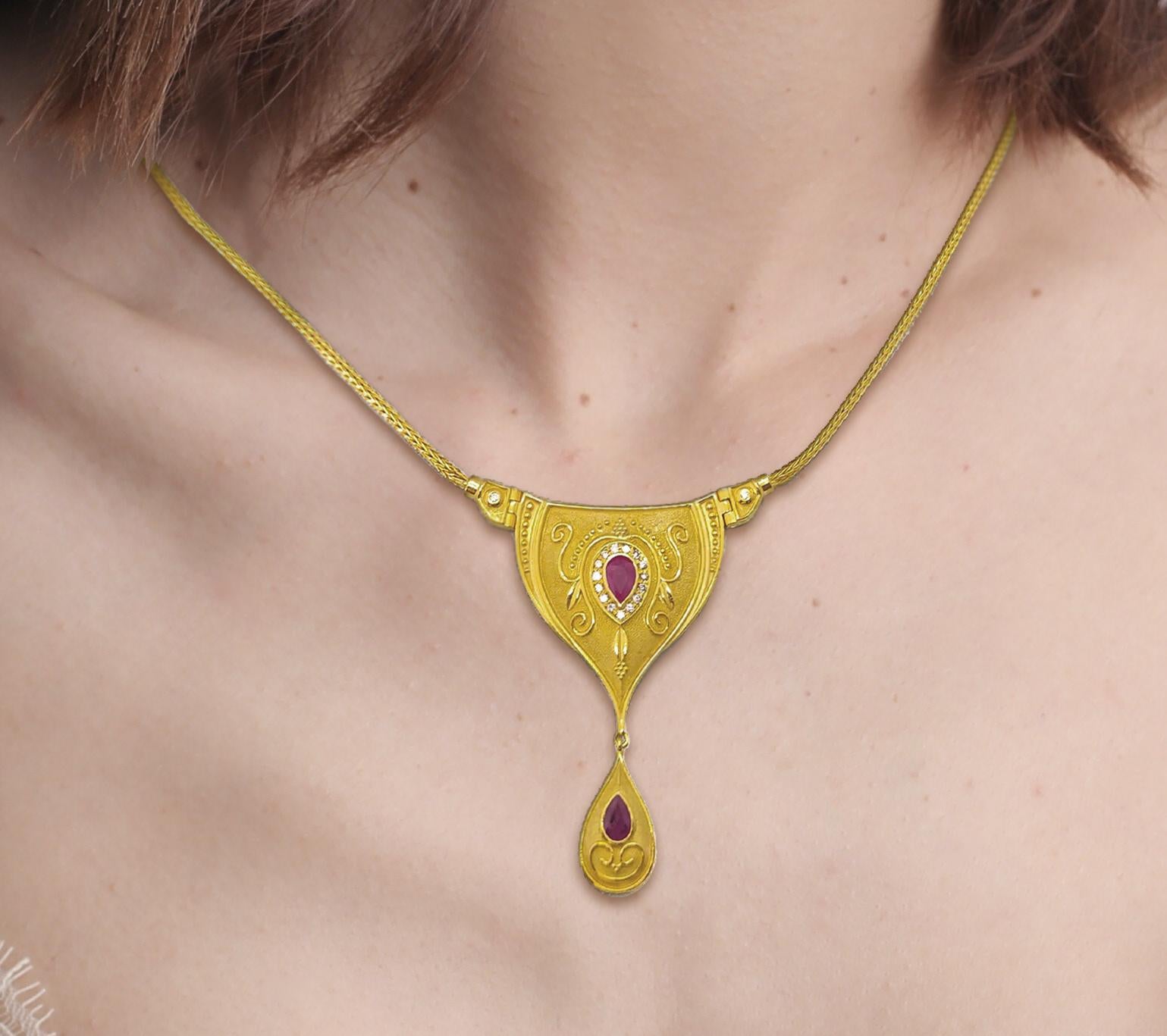 Georgios Collections Collier pendentif pendant en or jaune 18 carats avec diamants et rubis en vente 9