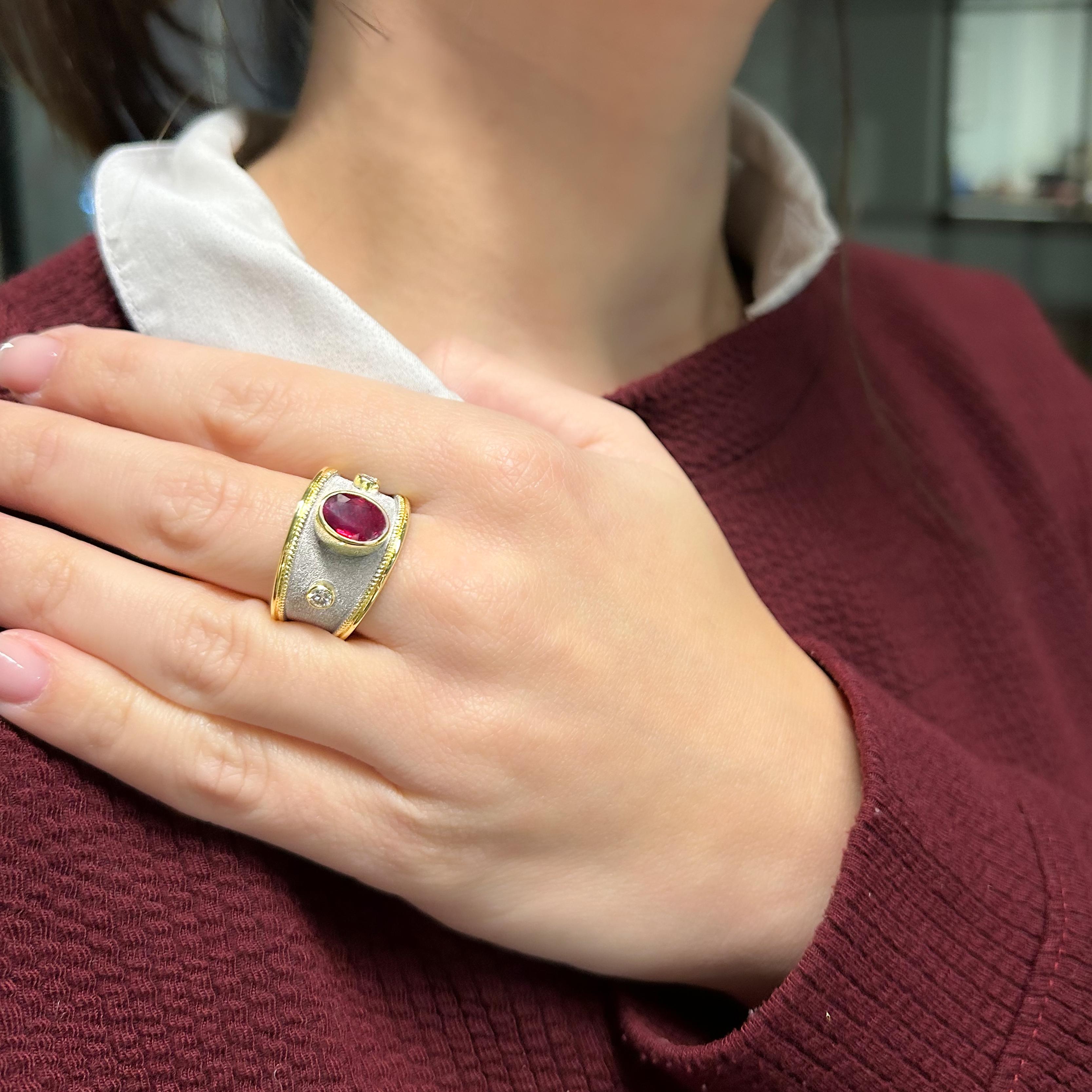Georgios Collections Anillo de oro amarillo de 18 quilates con diamantes y rubí y rodio blanco en venta 8