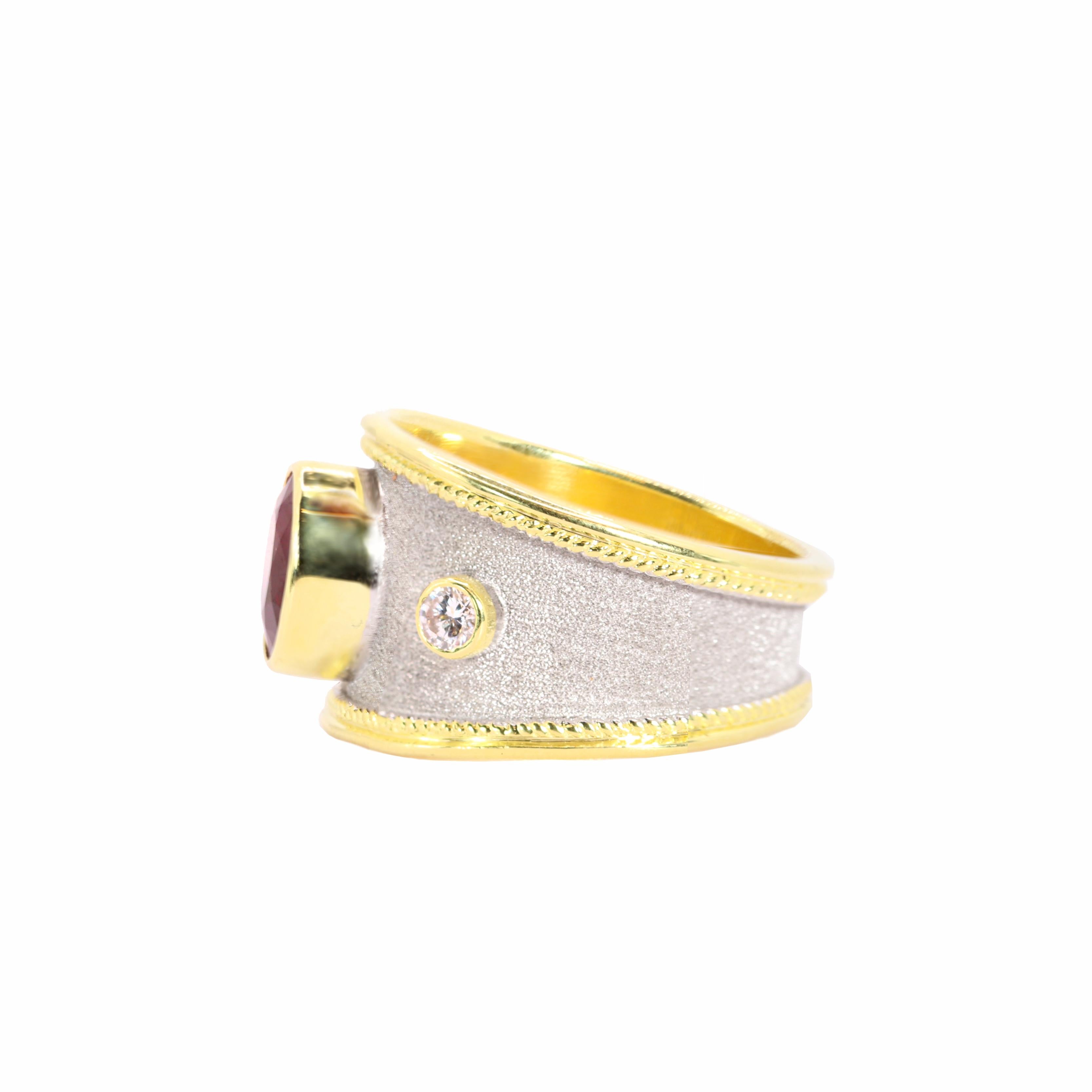 Georgios Collections Anillo de oro amarillo de 18 quilates con diamantes y rubí y rodio blanco Bizantino en venta