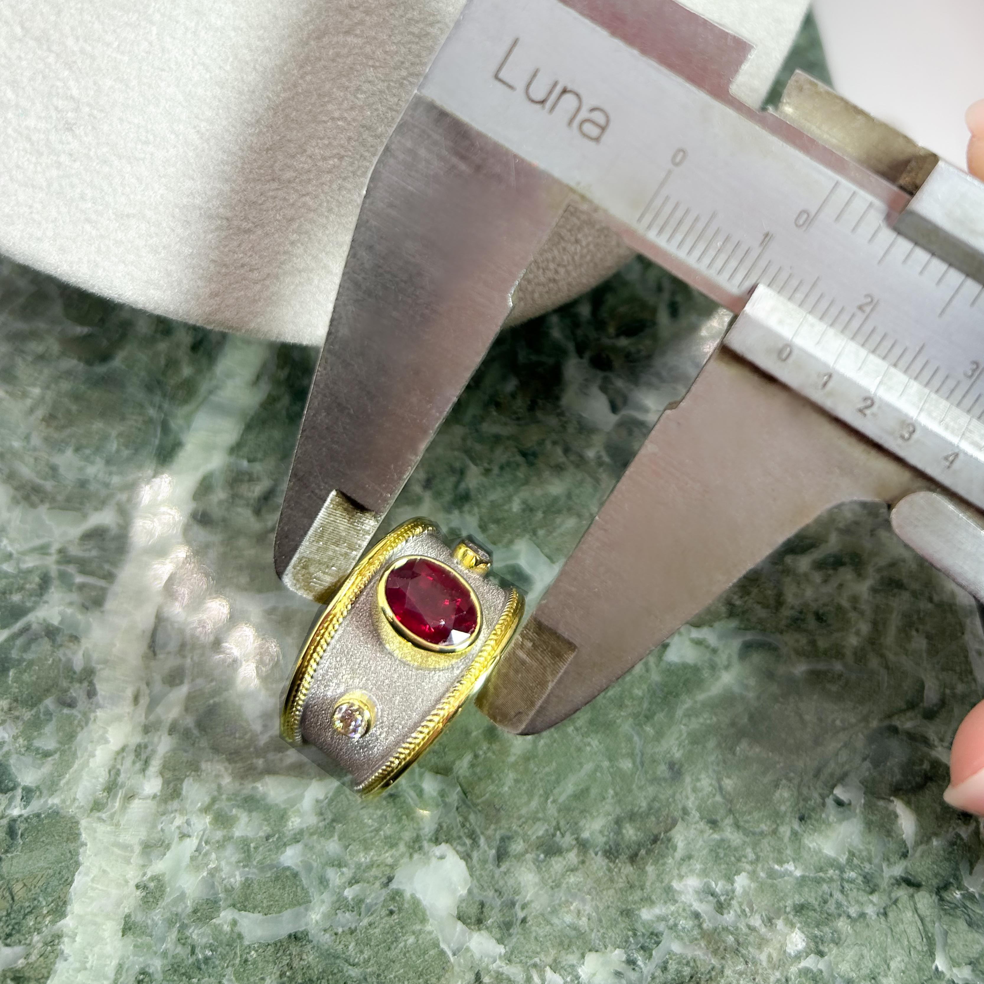 Georgios Collections Anillo de oro amarillo de 18 quilates con diamantes y rubí y rodio blanco en venta 3