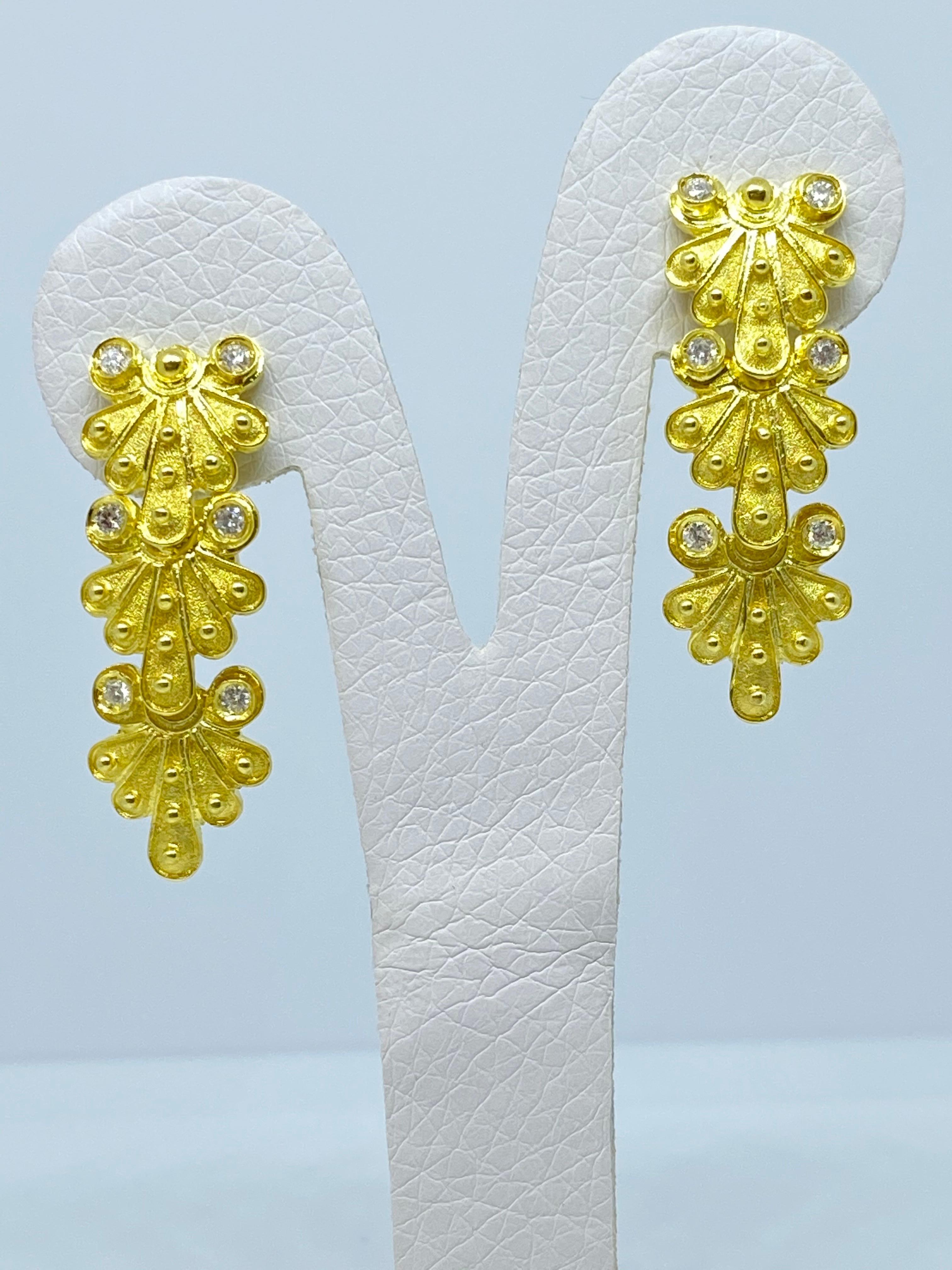 Georgios Collections Boucles d'oreilles en goutte en or jaune 18 carats avec diamants et perles des mers du Sud Pour femmes en vente