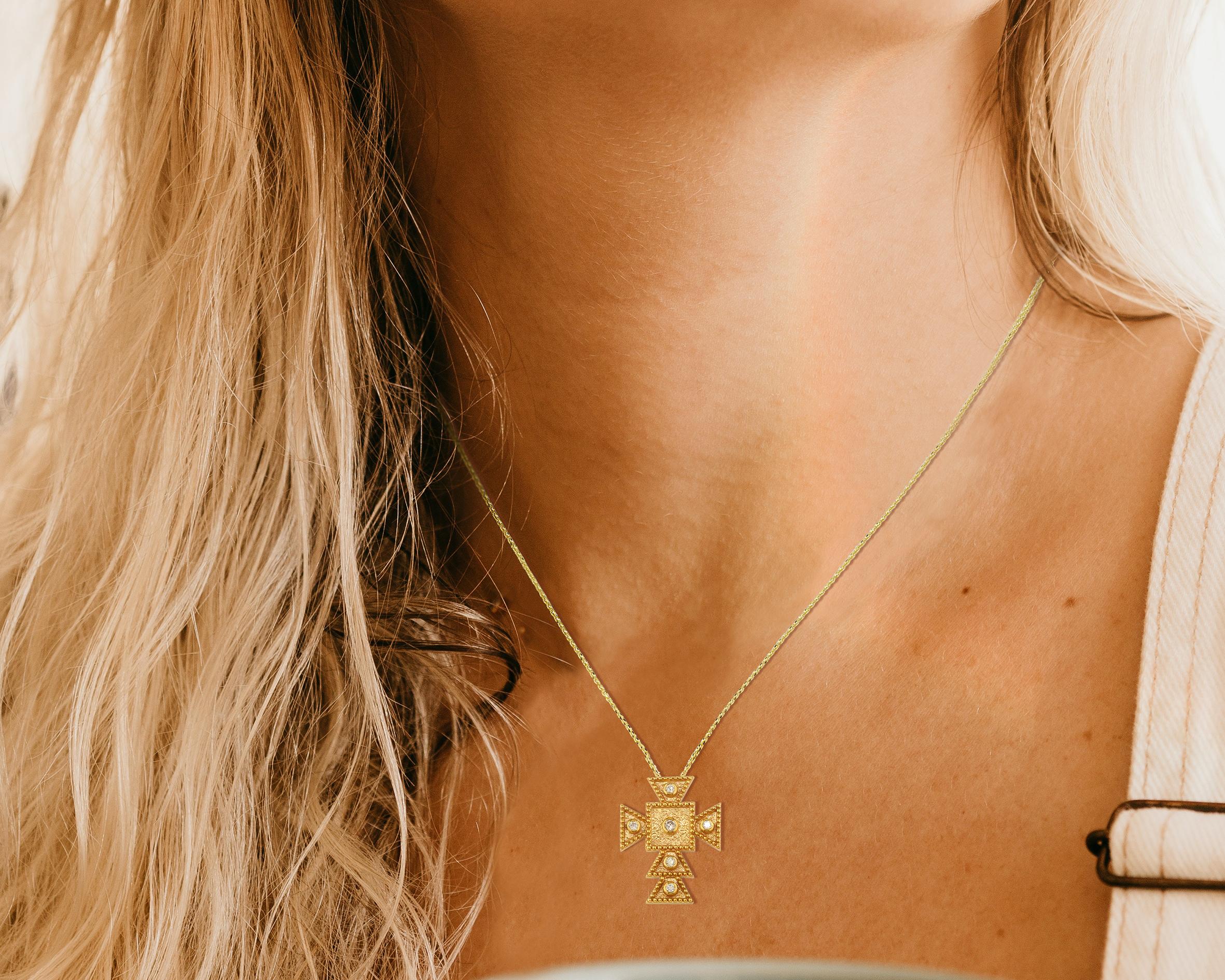 Georgios Kollektionen, quadratisches kleines Kreuz und Kette, 18 Karat Gelbgold Diamant im Angebot 9