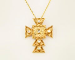 Georgios Kollektionen, quadratisches kleines Kreuz und Kette, 18 Karat Gelbgold Diamant
