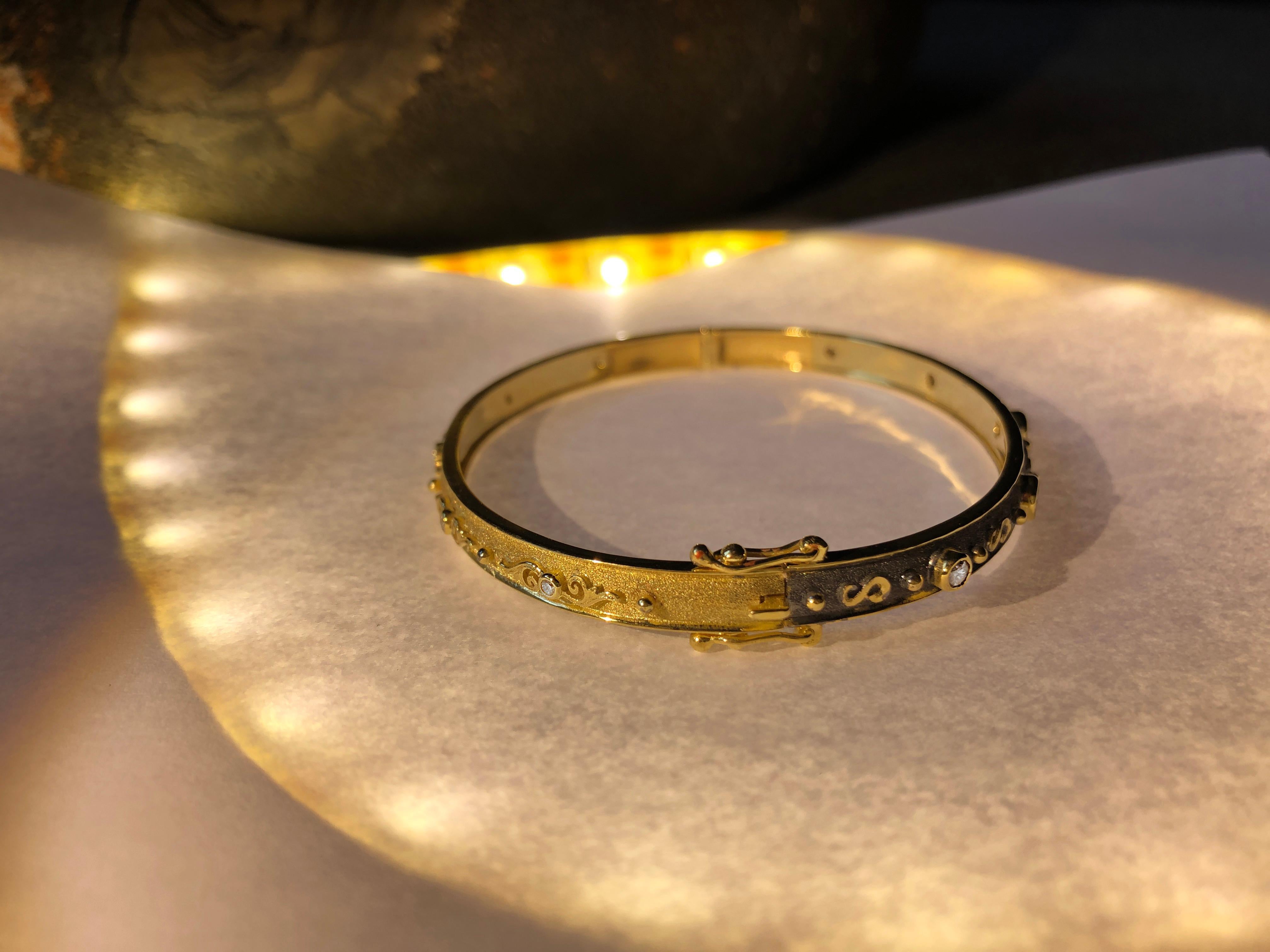 Byzantin Georgios Collections Bracelet fin réversible en or jaune 18 carats et diamants en vente