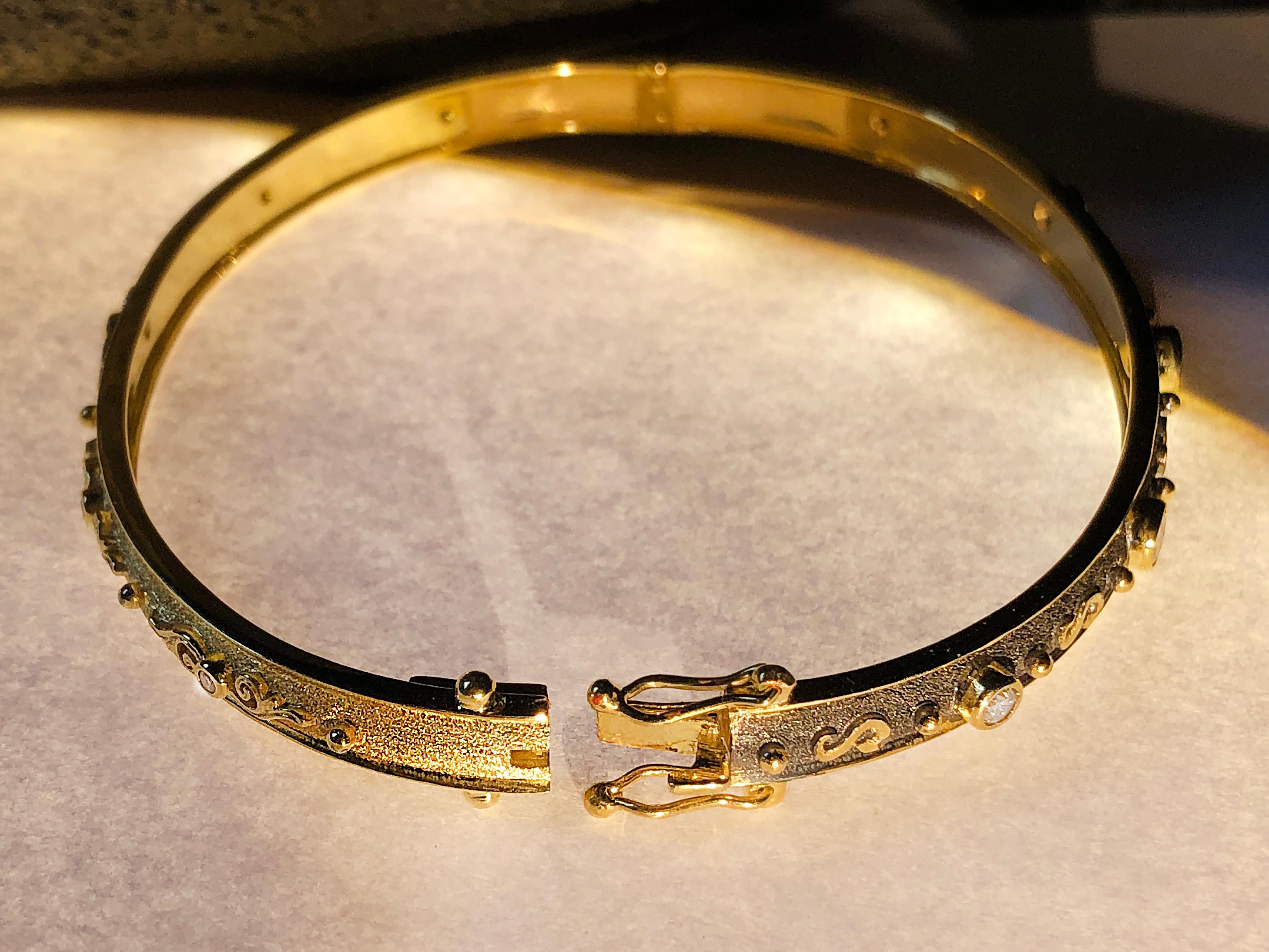 Round Cut Georgios Collections 18 Karat Yellow Gold Diamond Thin Bracelet Reversible For Sale