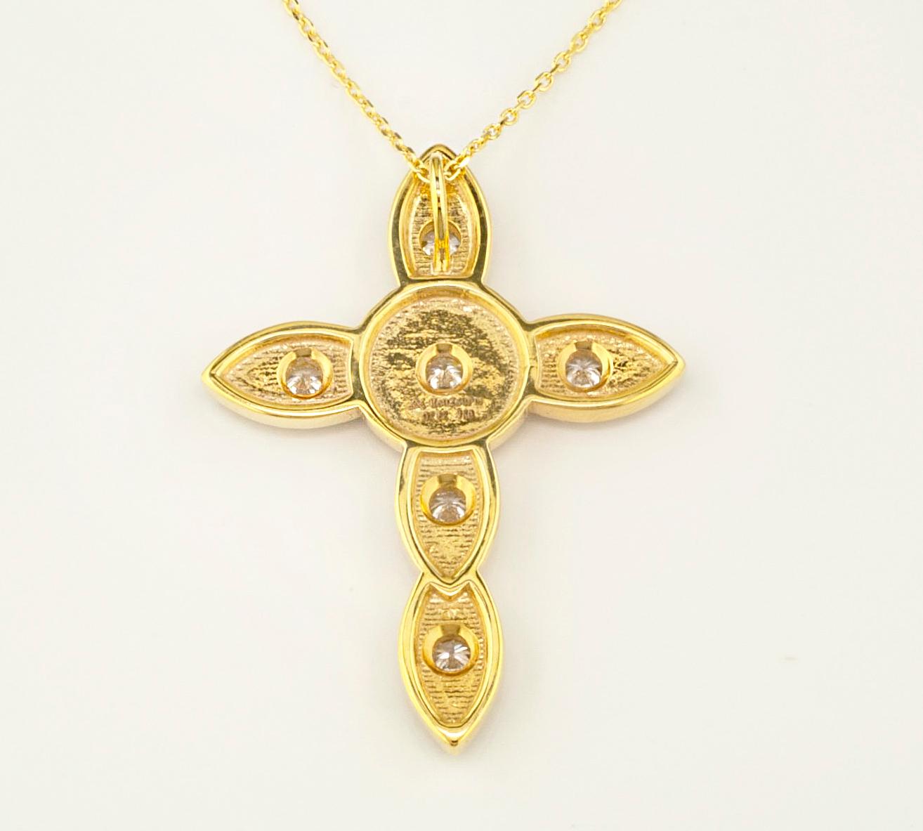 Georgios Collections: 18 Karat Gelbgold Halskette mit dünnem Kreuz-Anhänger aus Diamant im Angebot 1