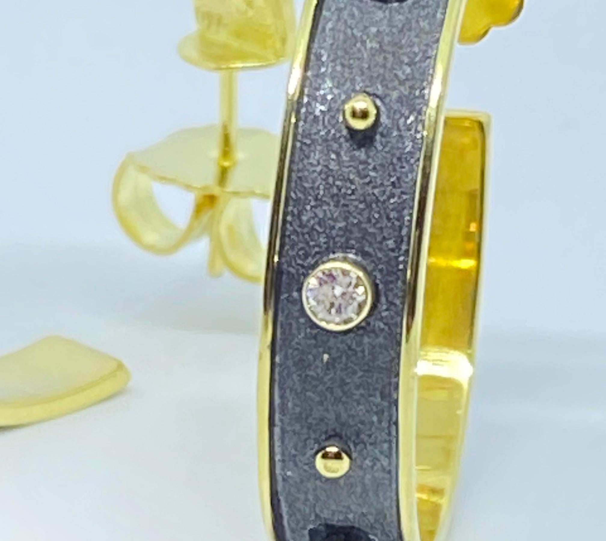 Georgios Collections Boucles d'oreilles en or jaune 18 carats et diamants bicolores en vente 7