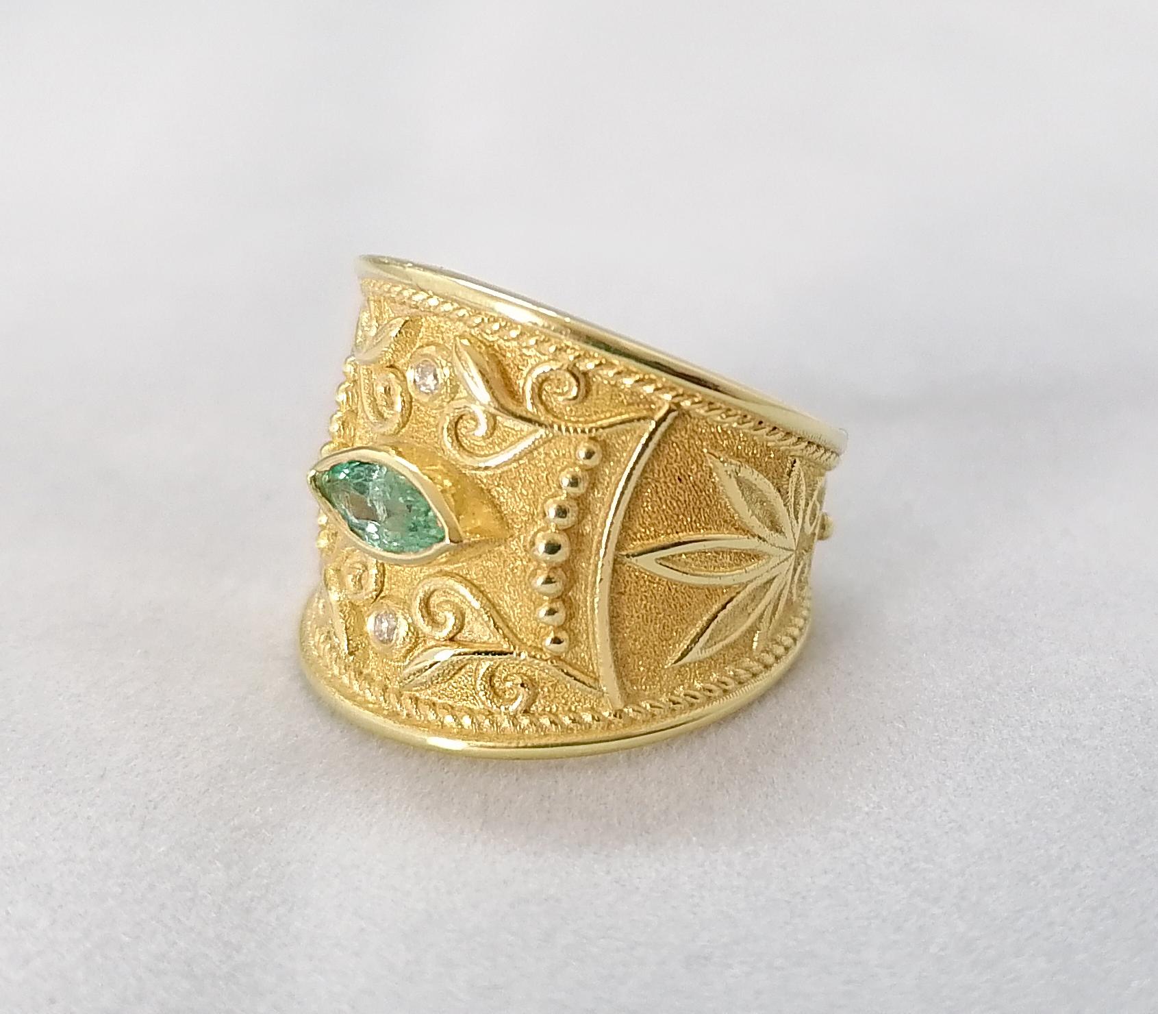 Georgios Collections: 18 Karat Gelbgold breiter Smaragd- und Diamantring im Angebot 11