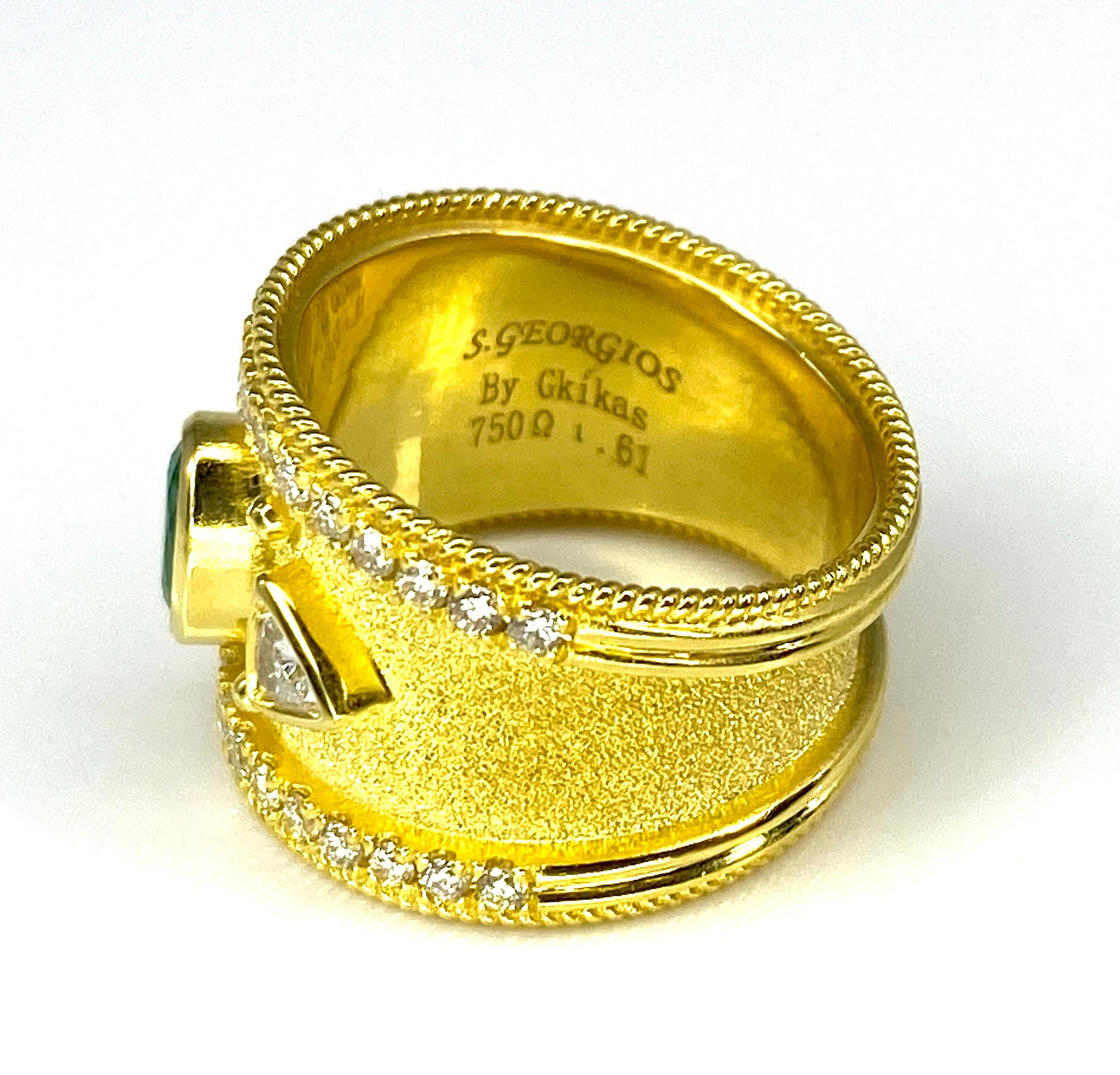 Georgios Kollektionen Diamantring aus 18 Karat Gelbgold mit Smaragd und Trillium (Ovalschliff) im Angebot