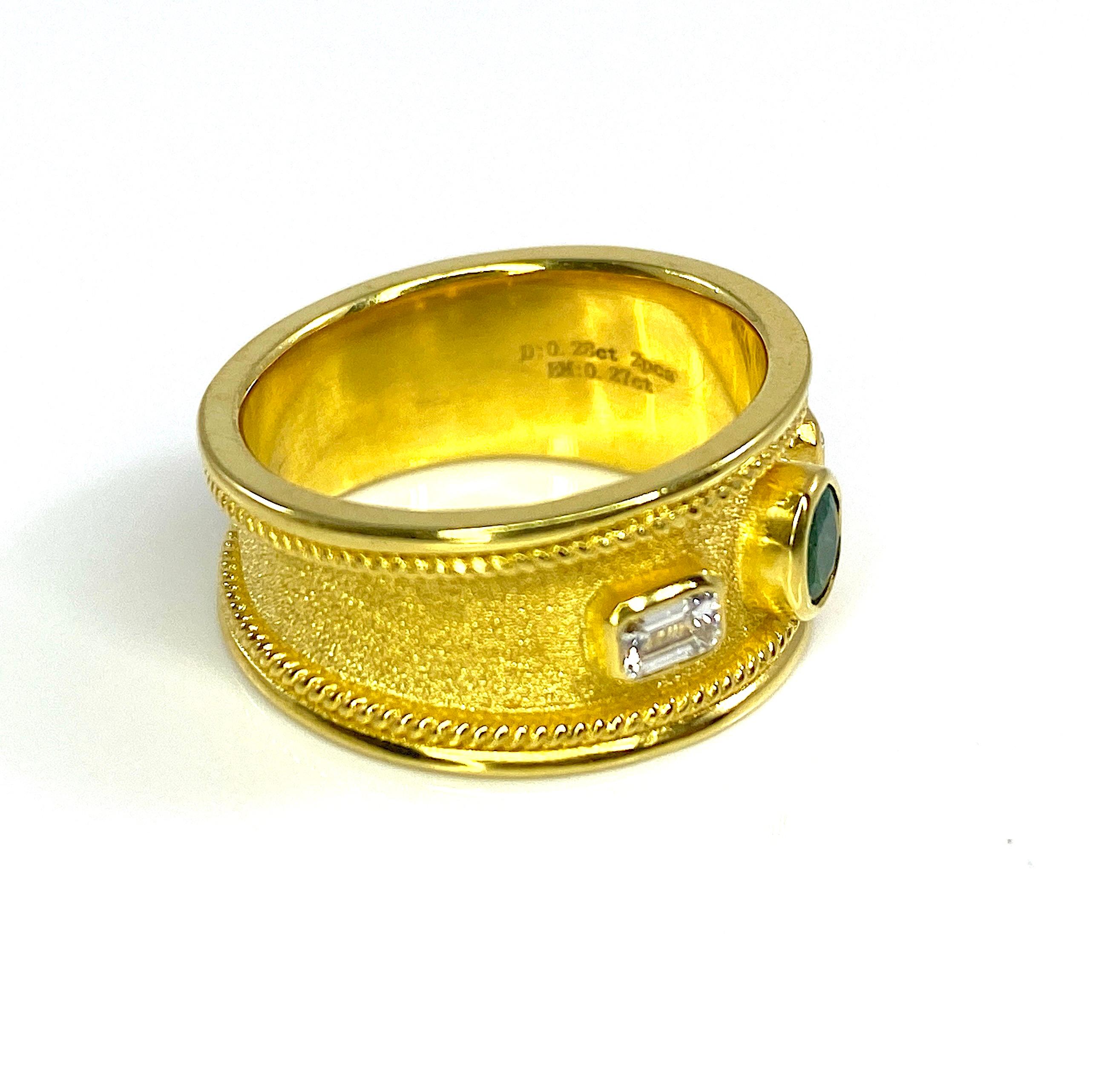 Georgios Collections Ring aus 18 Karat Gelbgold mit Smaragd und weißem Diamanten im Angebot 2