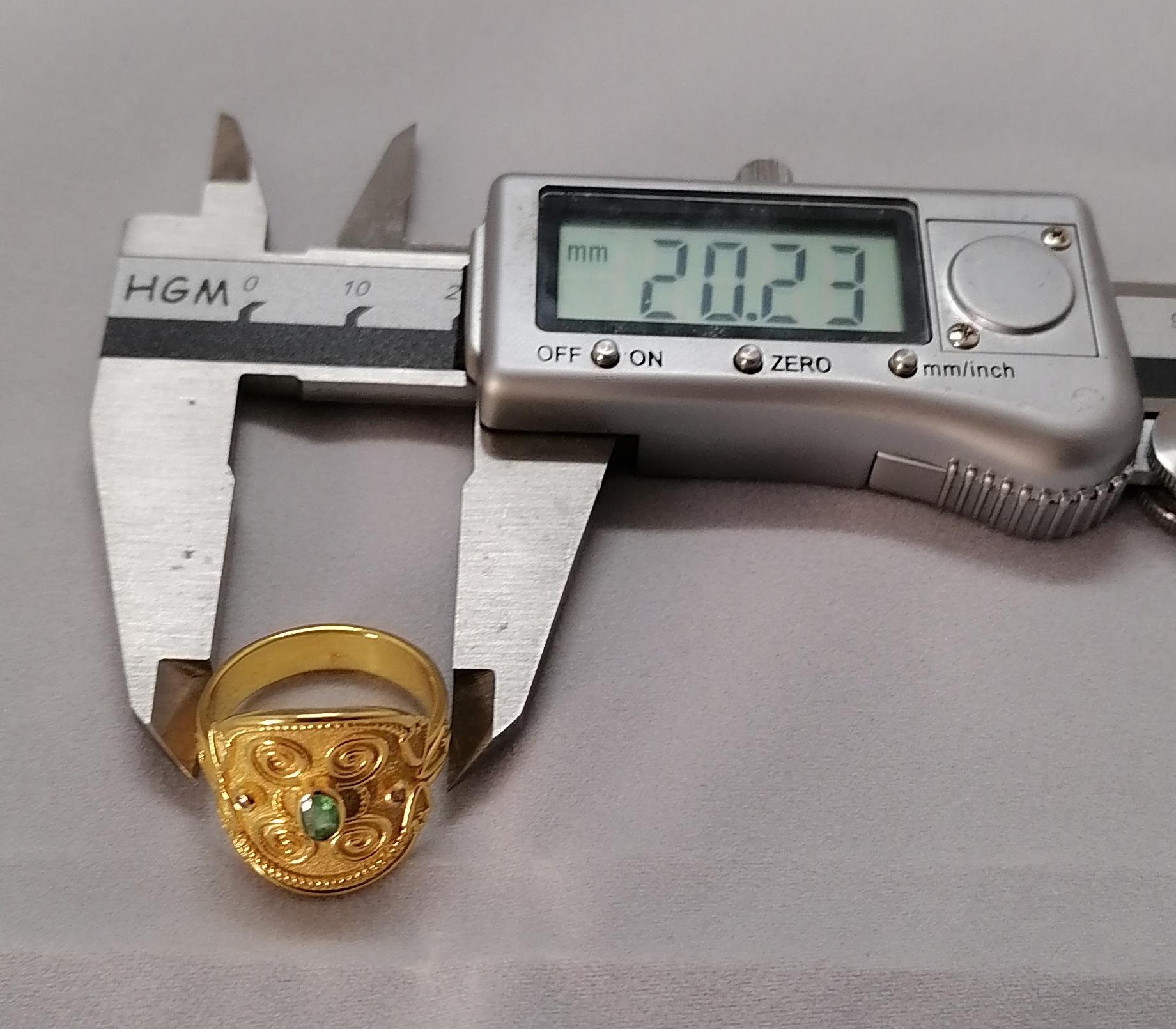 Colecciones Georgios Anillo bizantino de oro amarillo de 18 quilates con diamante esmeralda en venta 4
