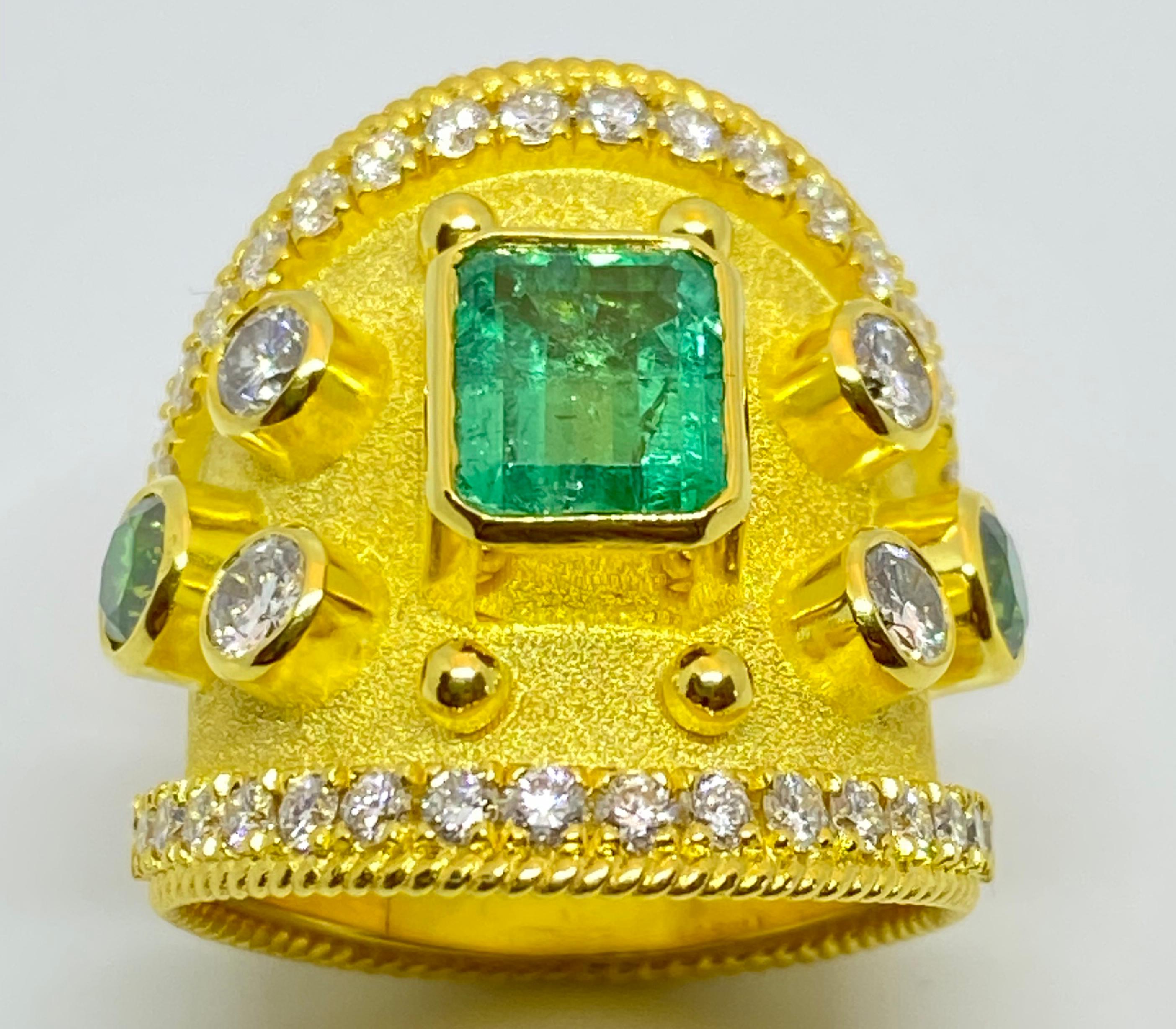 Georgios Kollektionen 18 Karat Gelbgold Smaragd Multi-Color Diamant-Ring (Byzantinisch) im Angebot