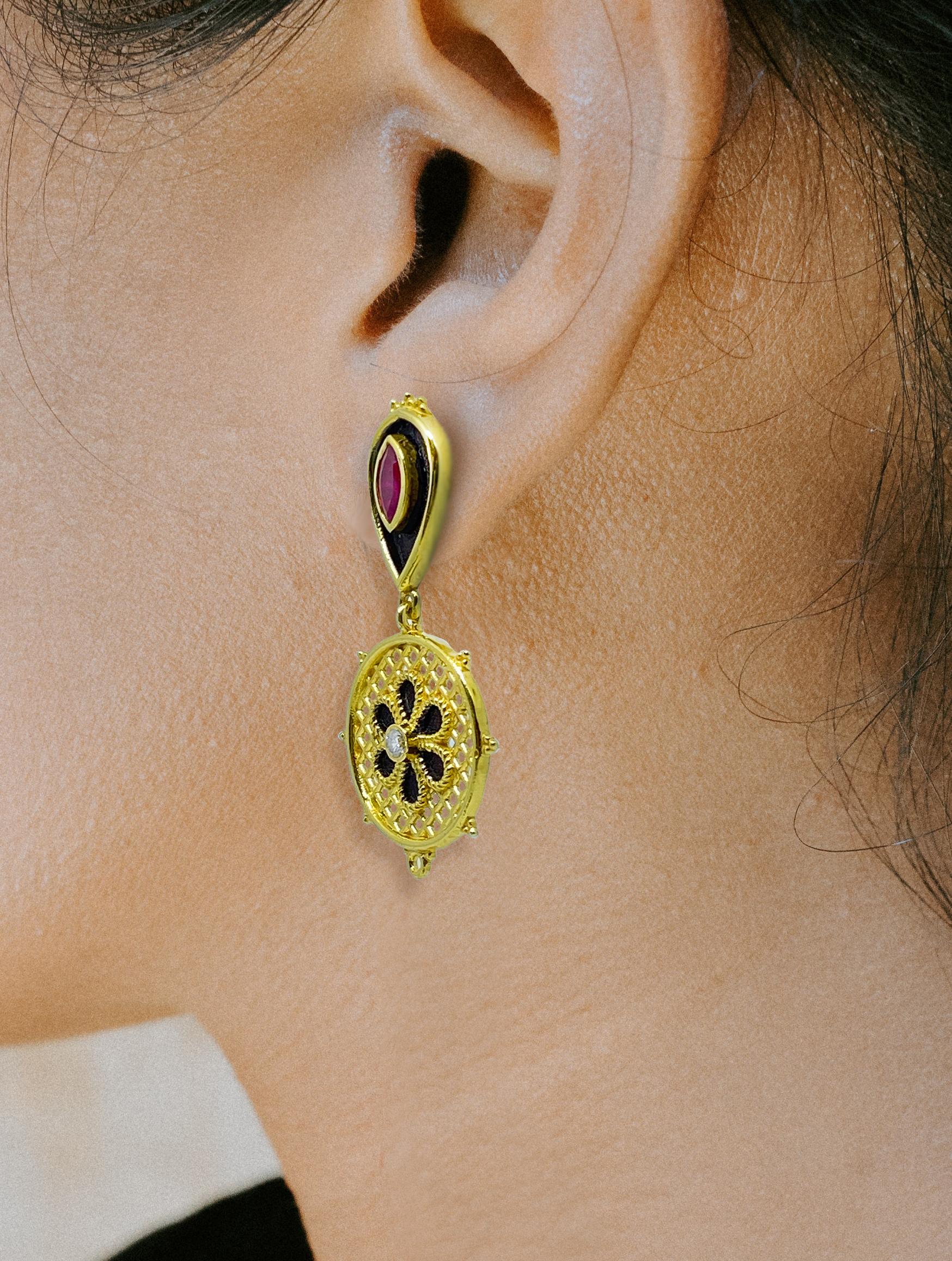 Georgios Collections Boucles d'oreilles en goutte en or jaune 18 carats, émail, diamants et rubis en vente 11