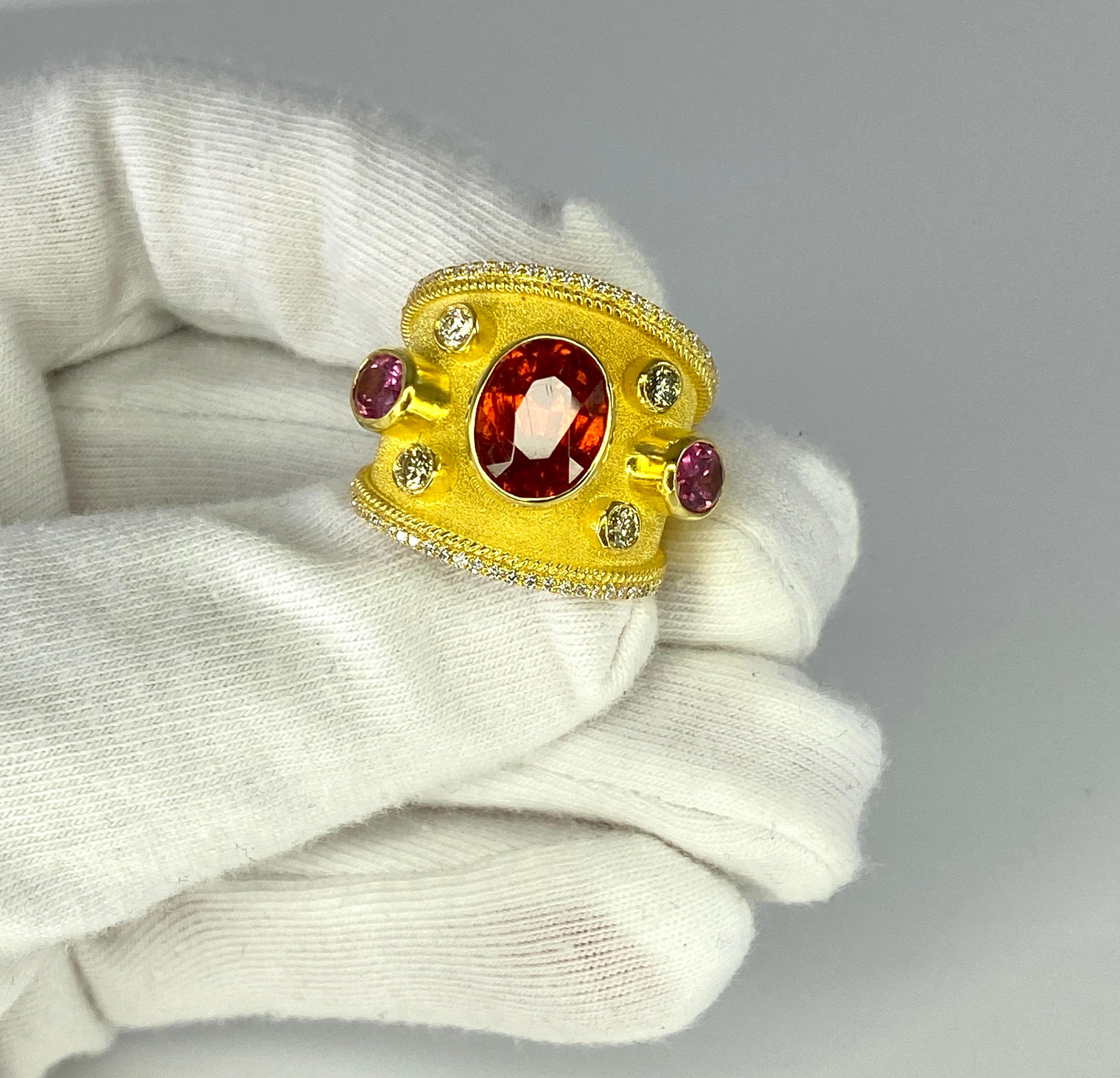 Georgios Kollektionen 18 Karat Gelbgold Feueropal Rosa Turmalin Diamantring (Byzantinisch) im Angebot