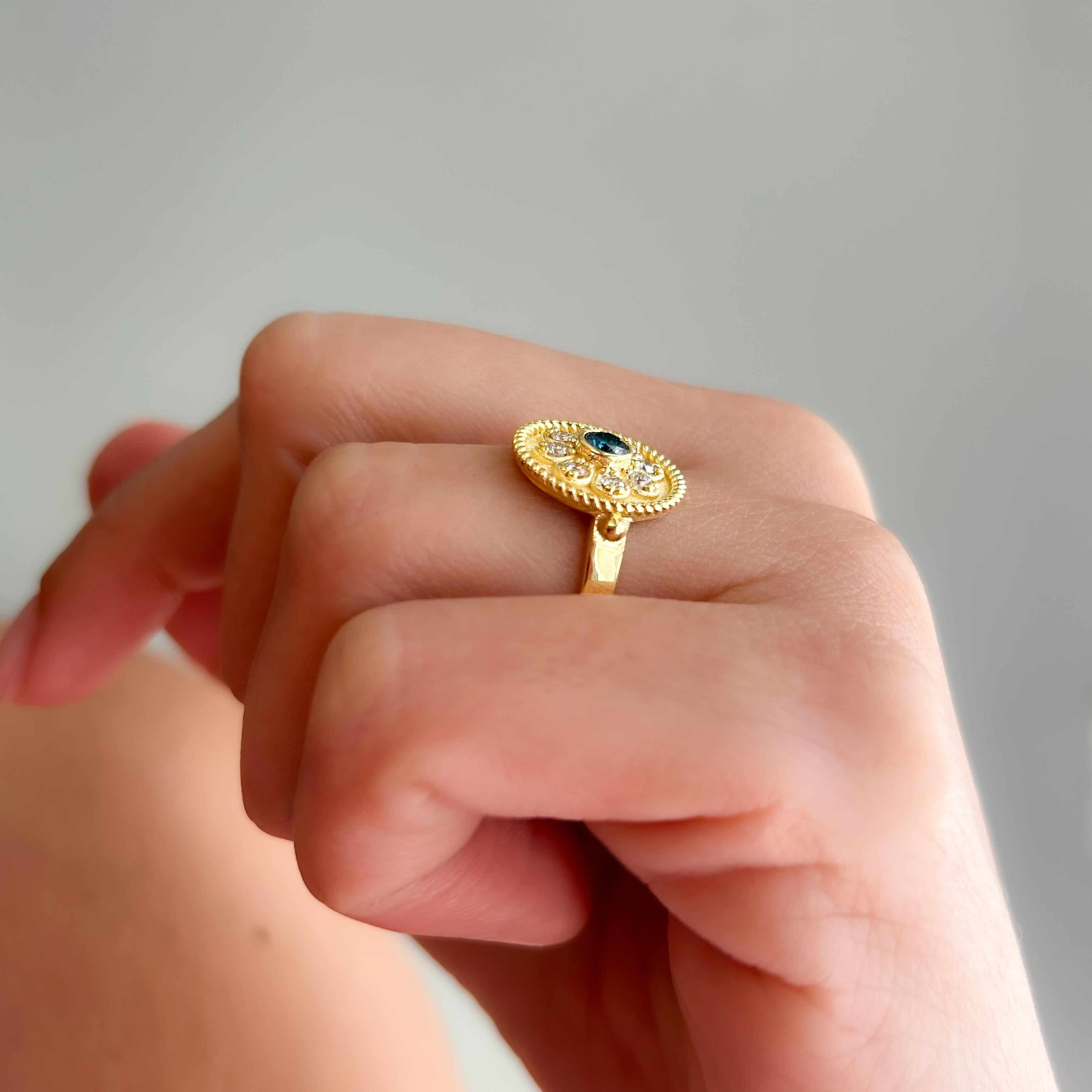 Georgios Collections 18 Karat Yellow Gold Flower Blue and White Diamond Ring en venta 5