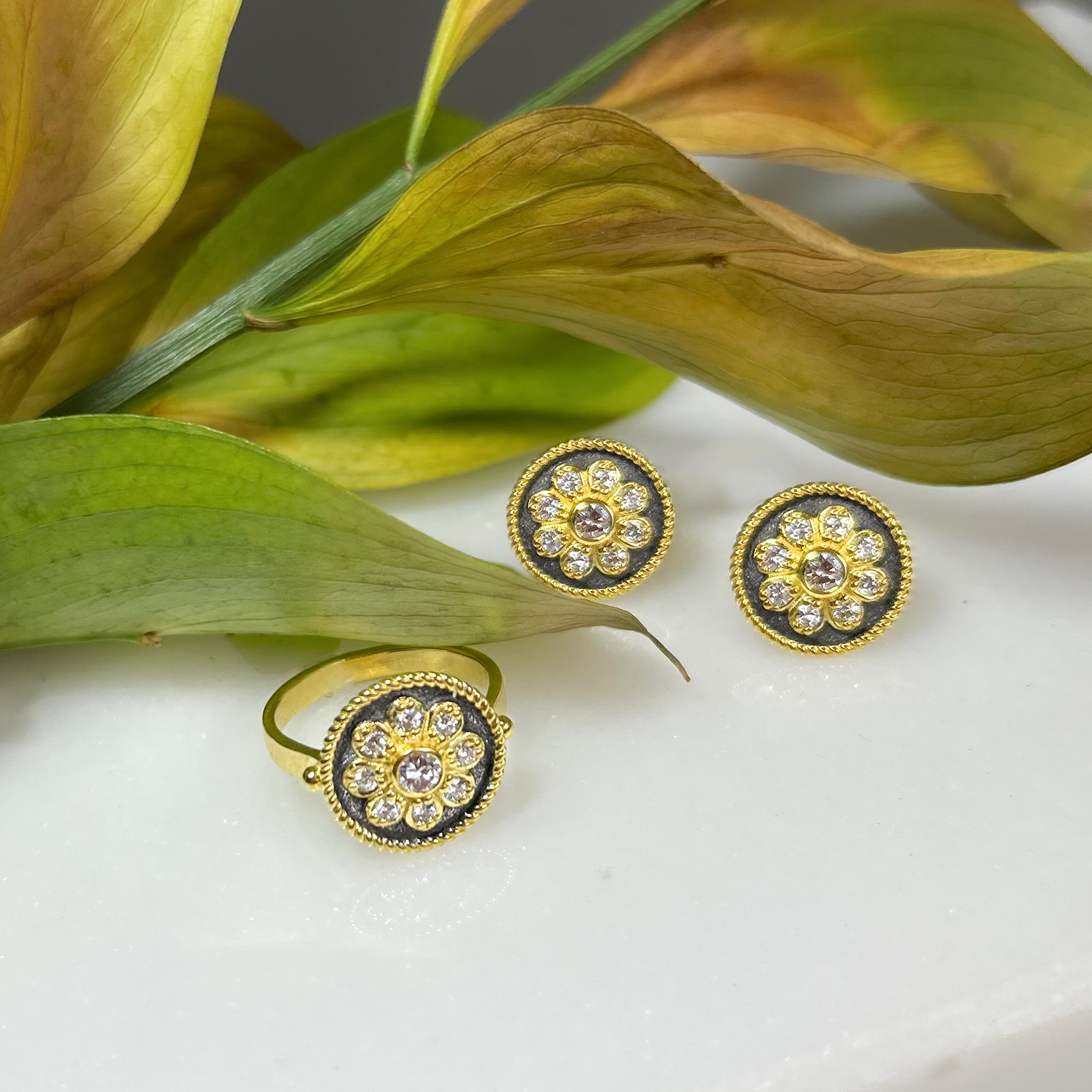 da uomo o donna Georgios Collections 18 Karat Yellow Gold Flower Diamond Ring with Black Rhodium in vendita