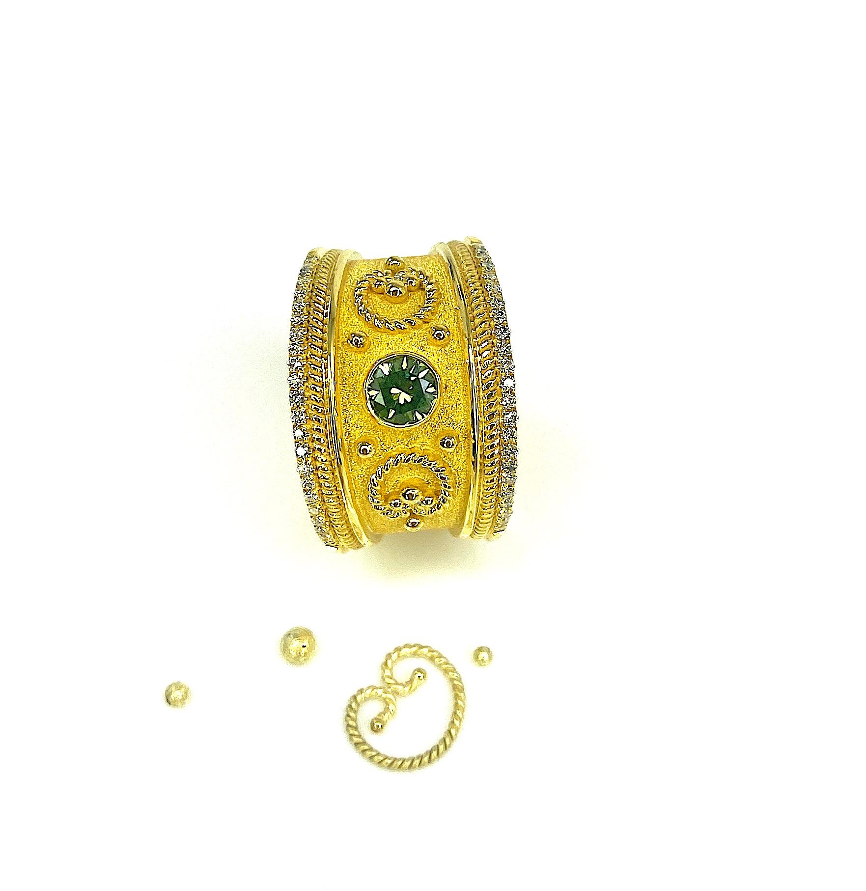 Georgios Kollektionen Ring aus 18 Karat Gelbgold mit grünen und weißen Diamanten  im Angebot 8