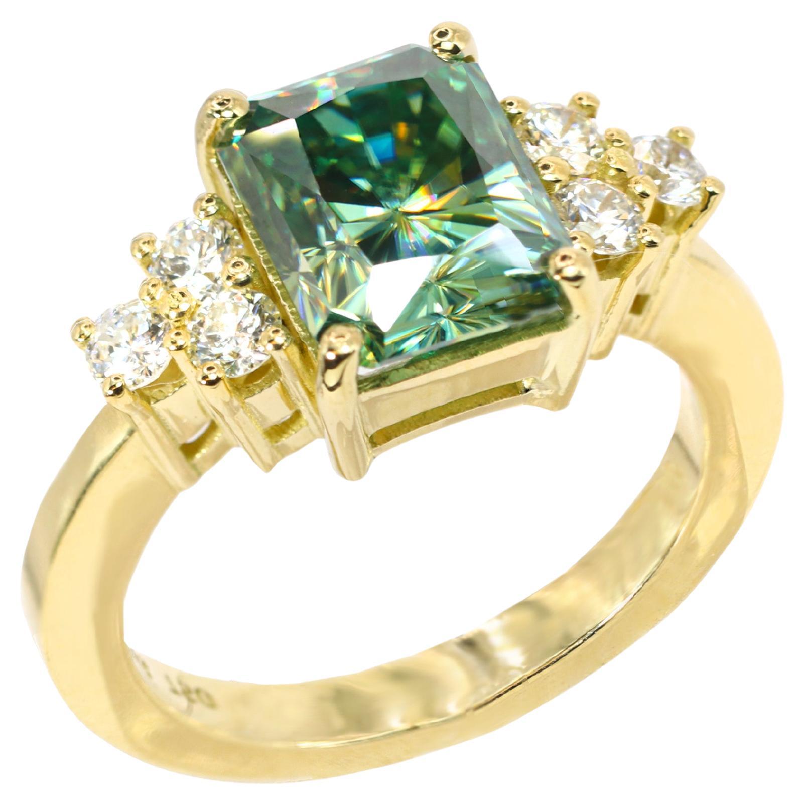 Georgios Collections, bague en or jaune 18 carats avec Moissanite verte et diamants