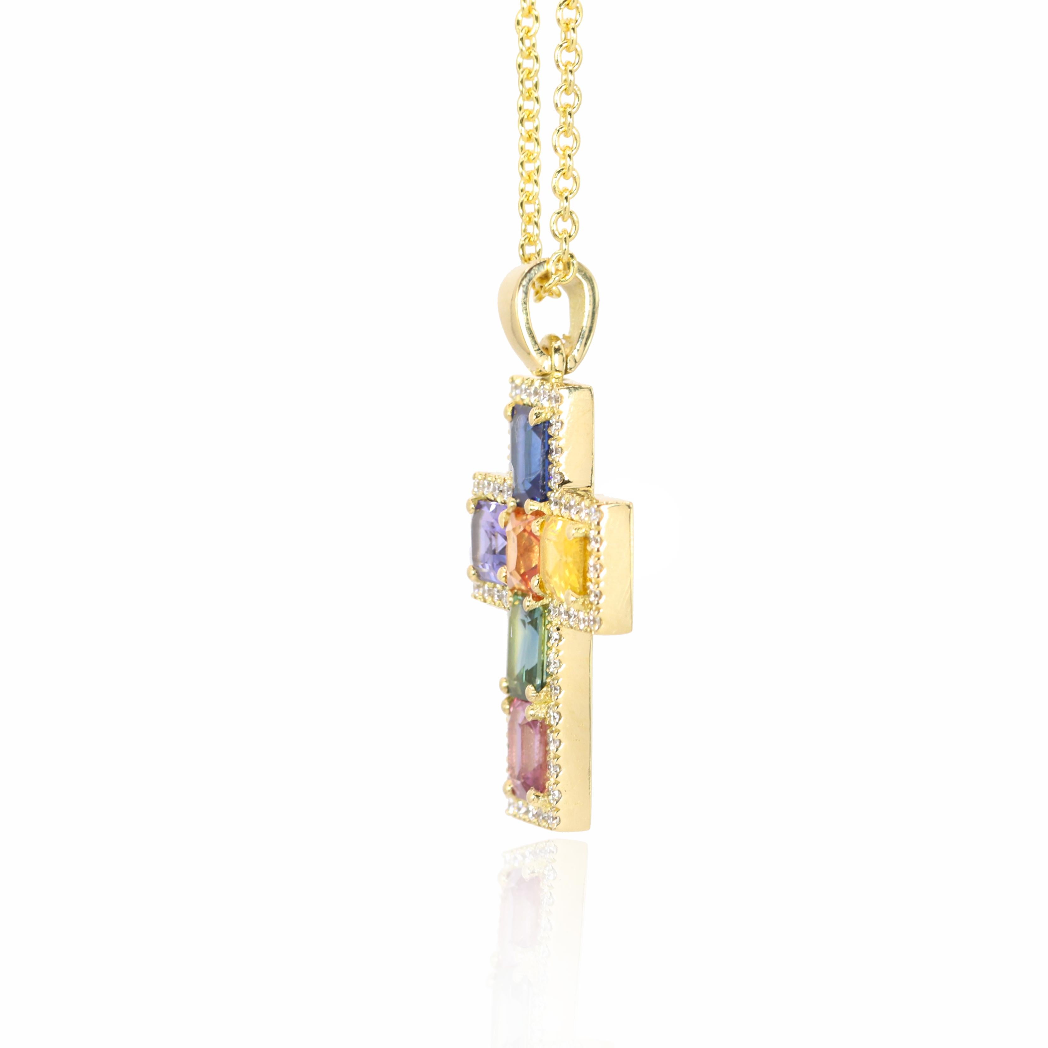 Byzantin Georgios Collections Croix en or jaune 18 carats avec saphirs et diamants en vente