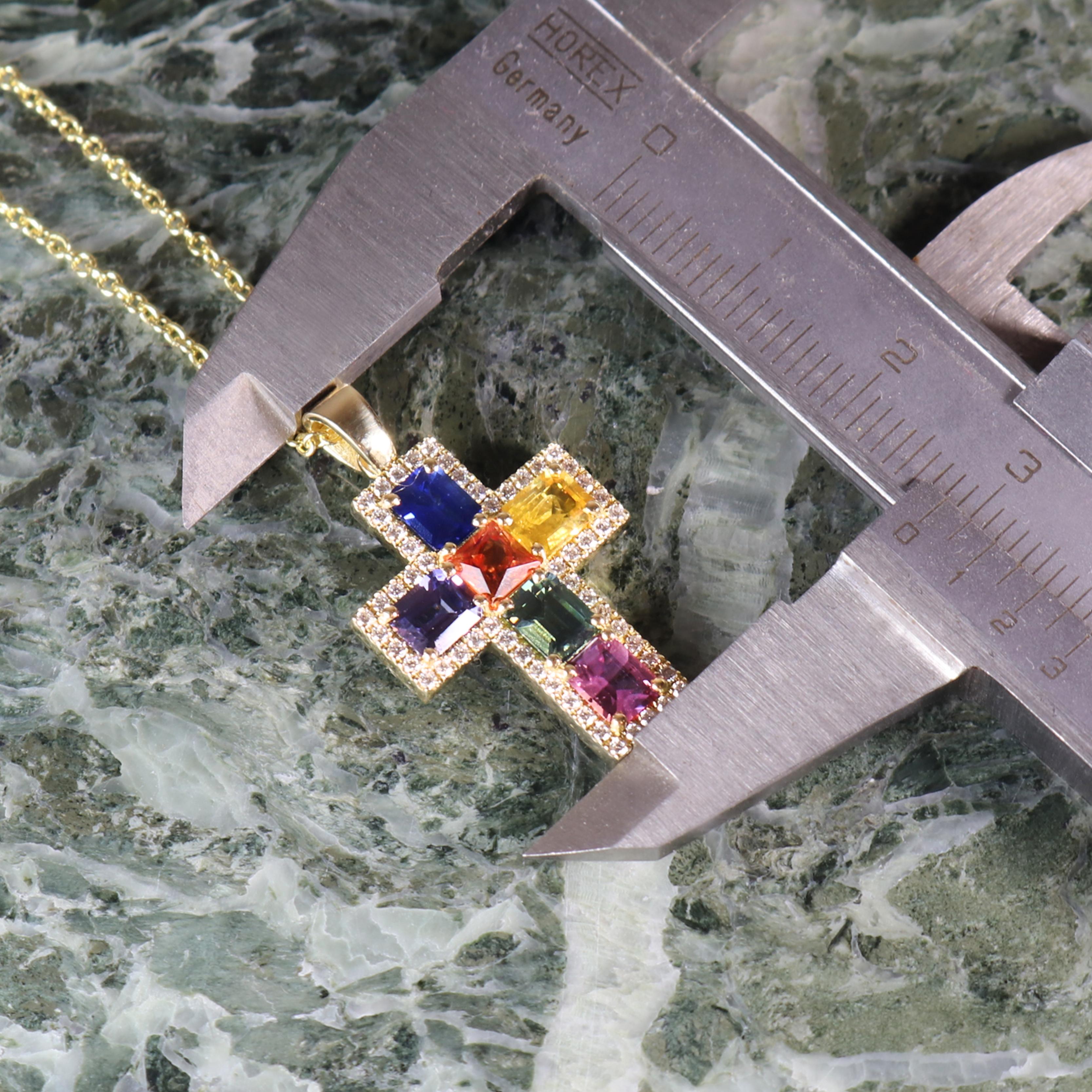 Georgios Collections Croix en or jaune 18 carats avec saphirs et diamants Unisexe en vente