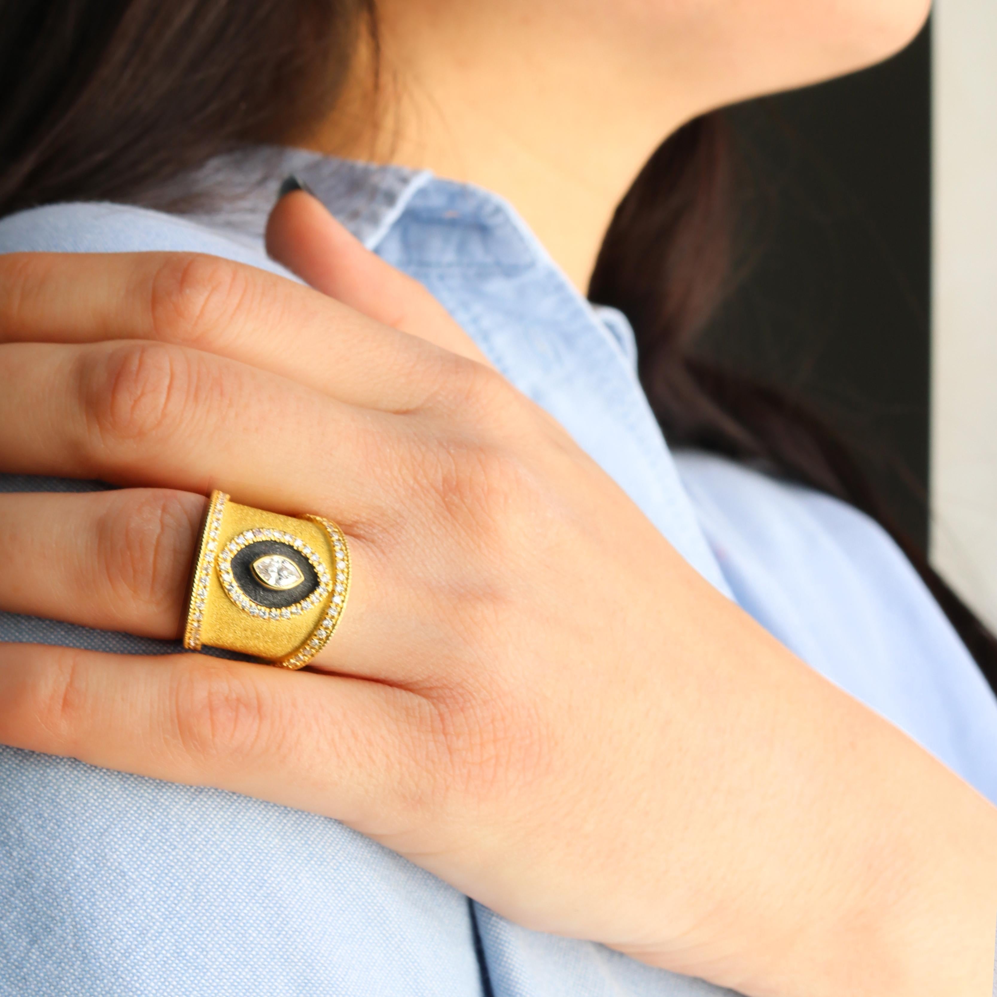 Georgios Collections Anillo Navette de Diamantes en Oro Amarillo de 18 Kilates y Rodio Negro en venta 6