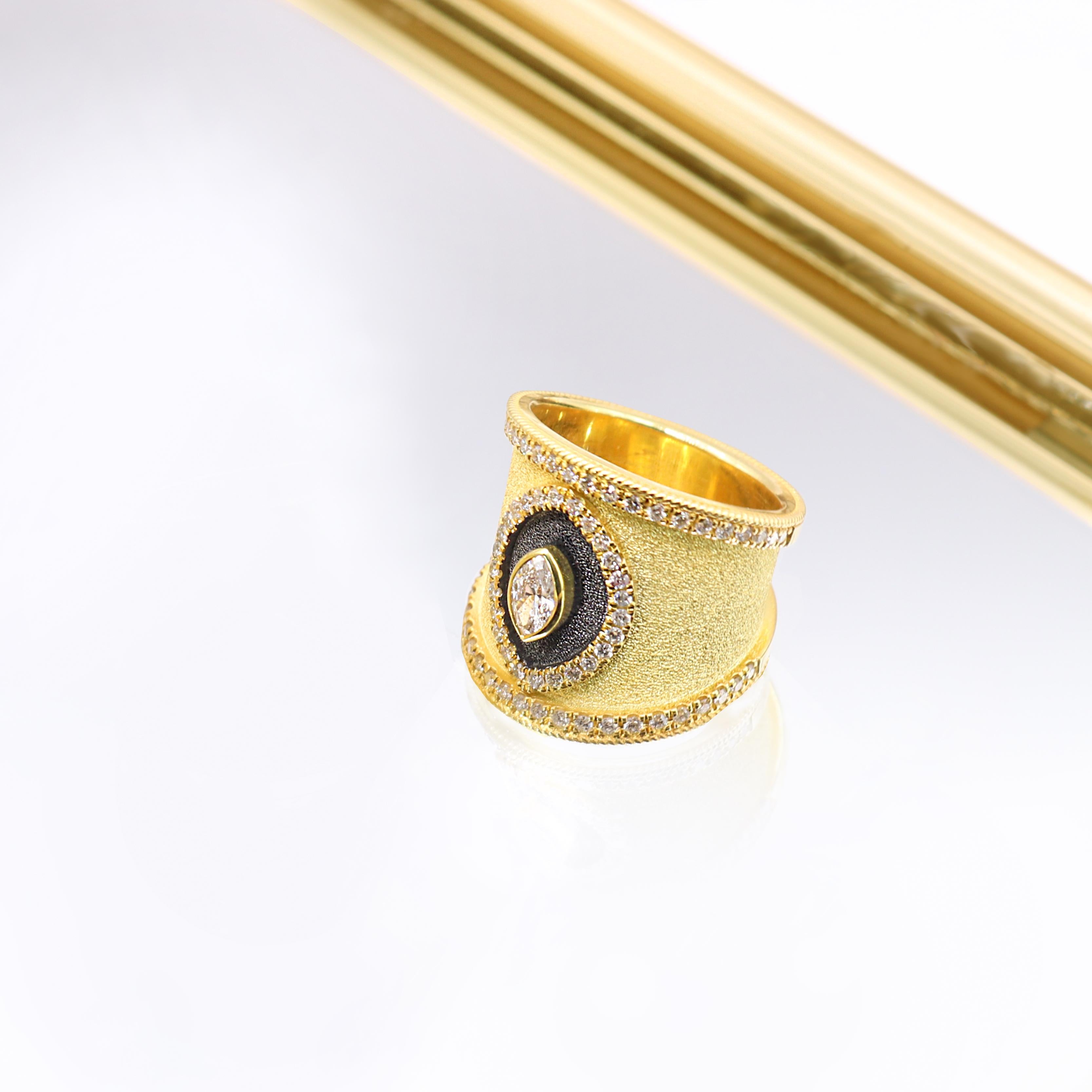 Femenino o masculino Georgios Collections Anillo Navette de Diamantes en Oro Amarillo de 18 Kilates y Rodio Negro en venta