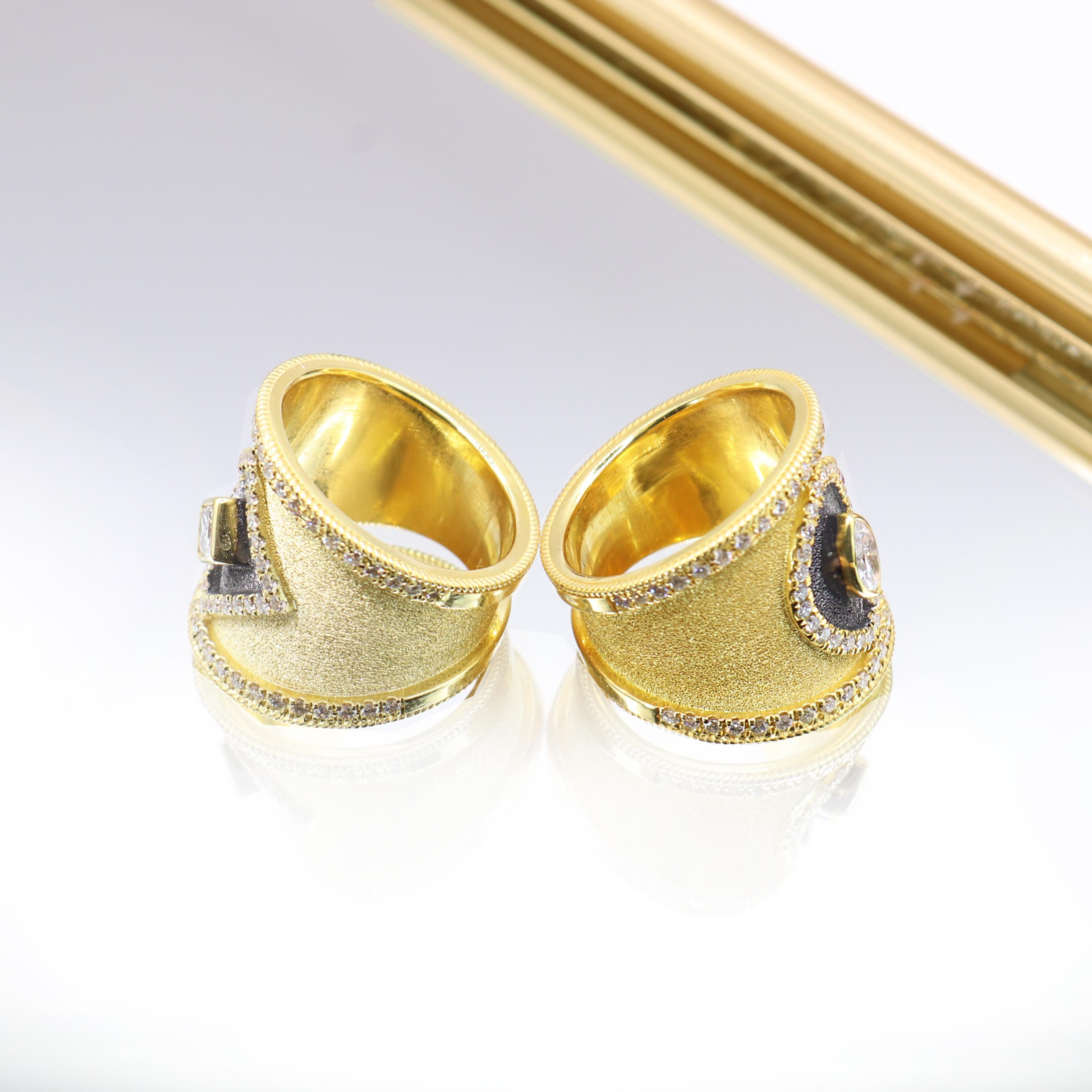 Georgios Collections Anillo Navette de Diamantes en Oro Amarillo de 18 Kilates y Rodio Negro en venta 2