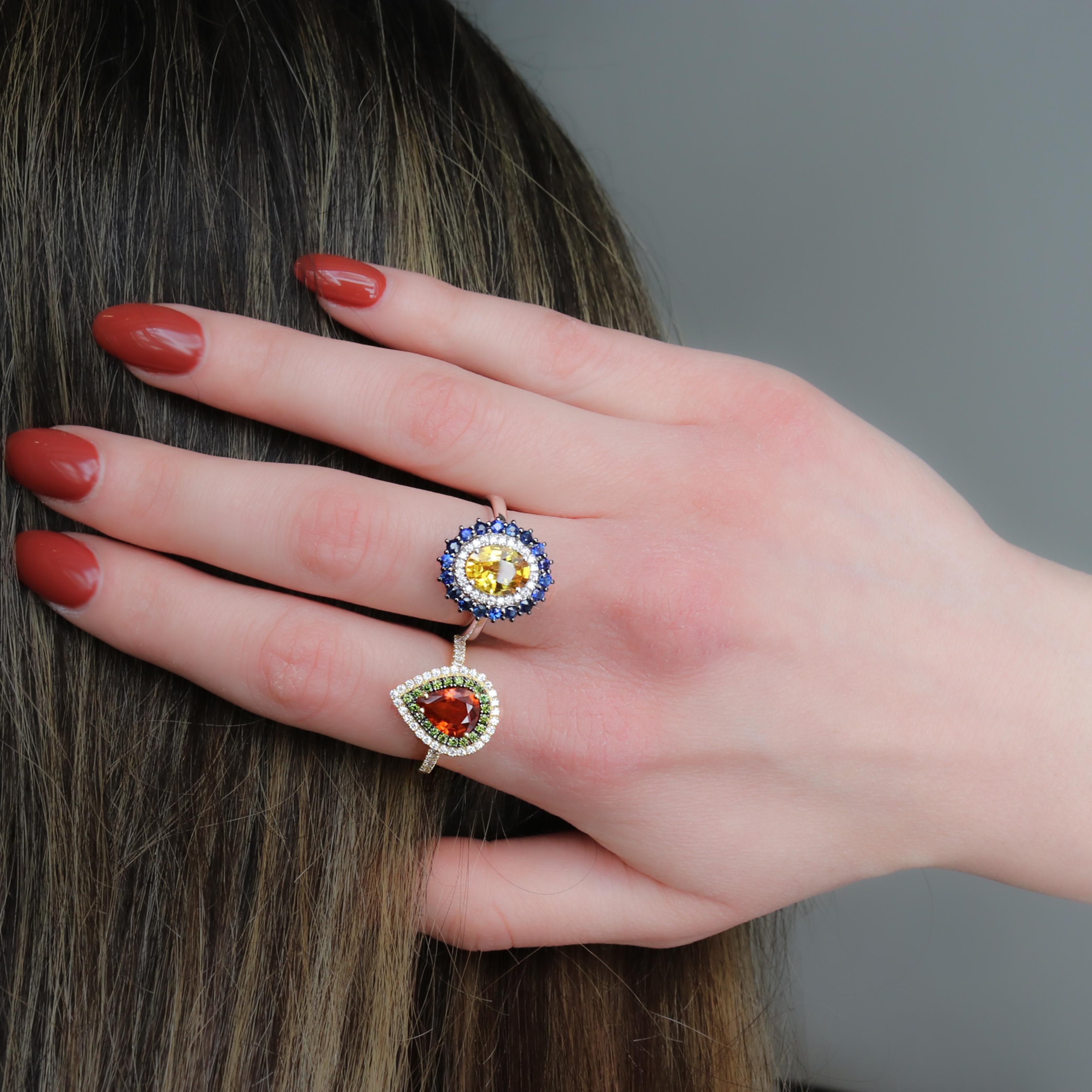 Georgios Collections 18 Karat Yellow Gold Orange Sapphire & Green Diamods Ring en venta 4