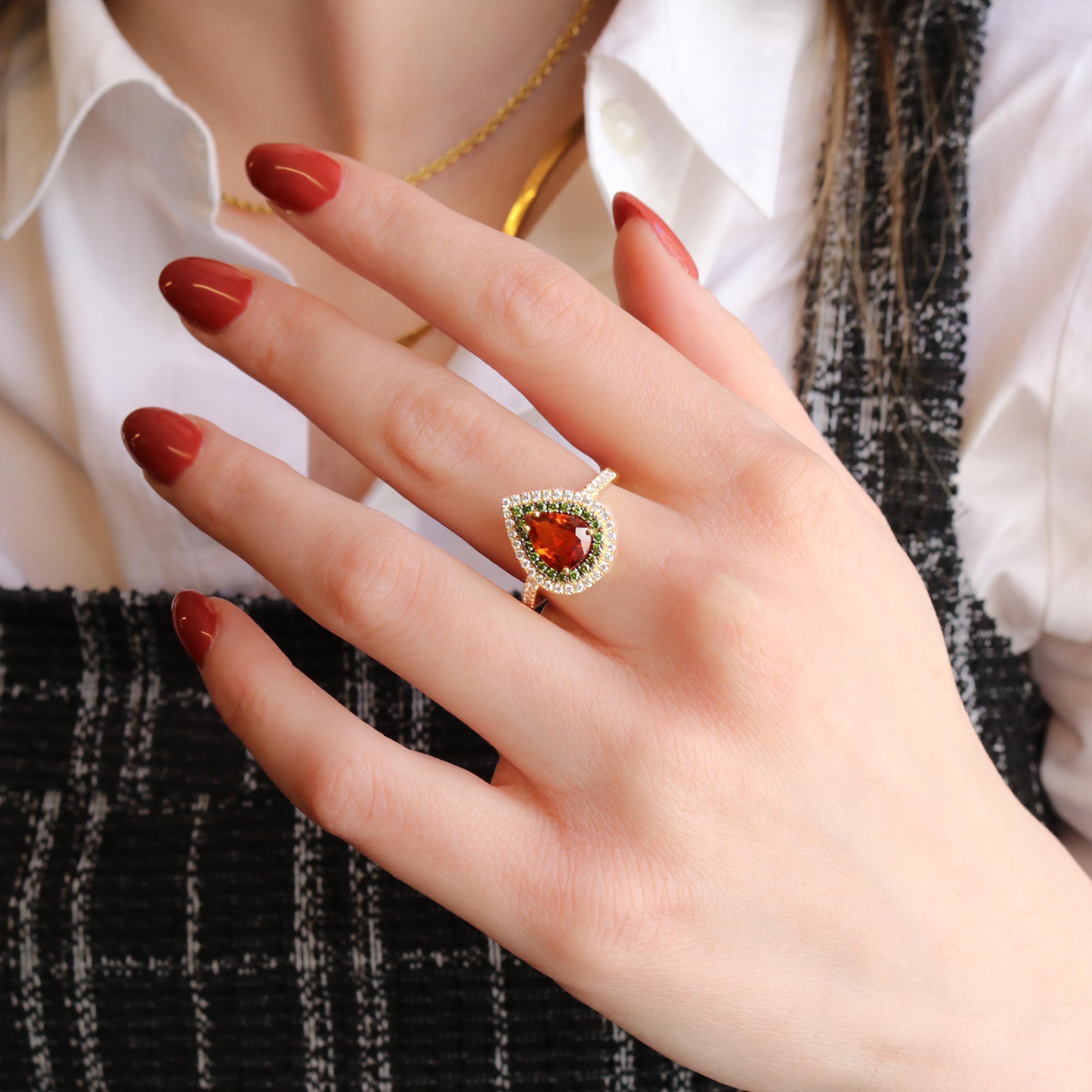 Georgios Collections 18 Karat Yellow Gold Orange Sapphire & Green Diamods Ring en venta 3