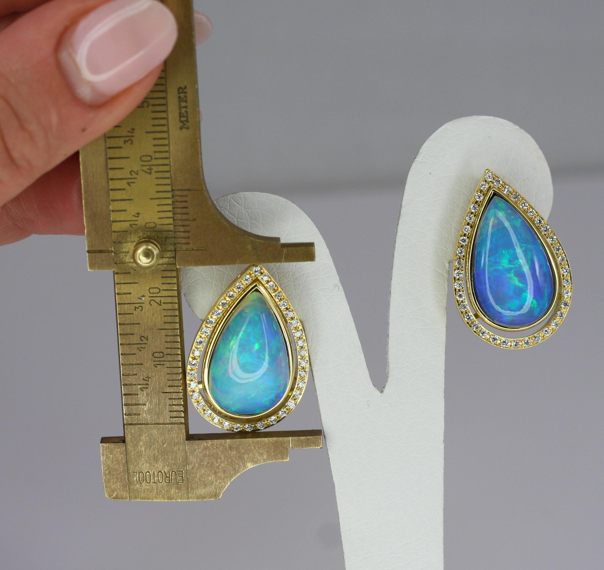 Georgios Collections Boucles d'oreilles en or jaune 18 carats avec opale en forme de poire et diamants Neuf - En vente à Astoria, NY
