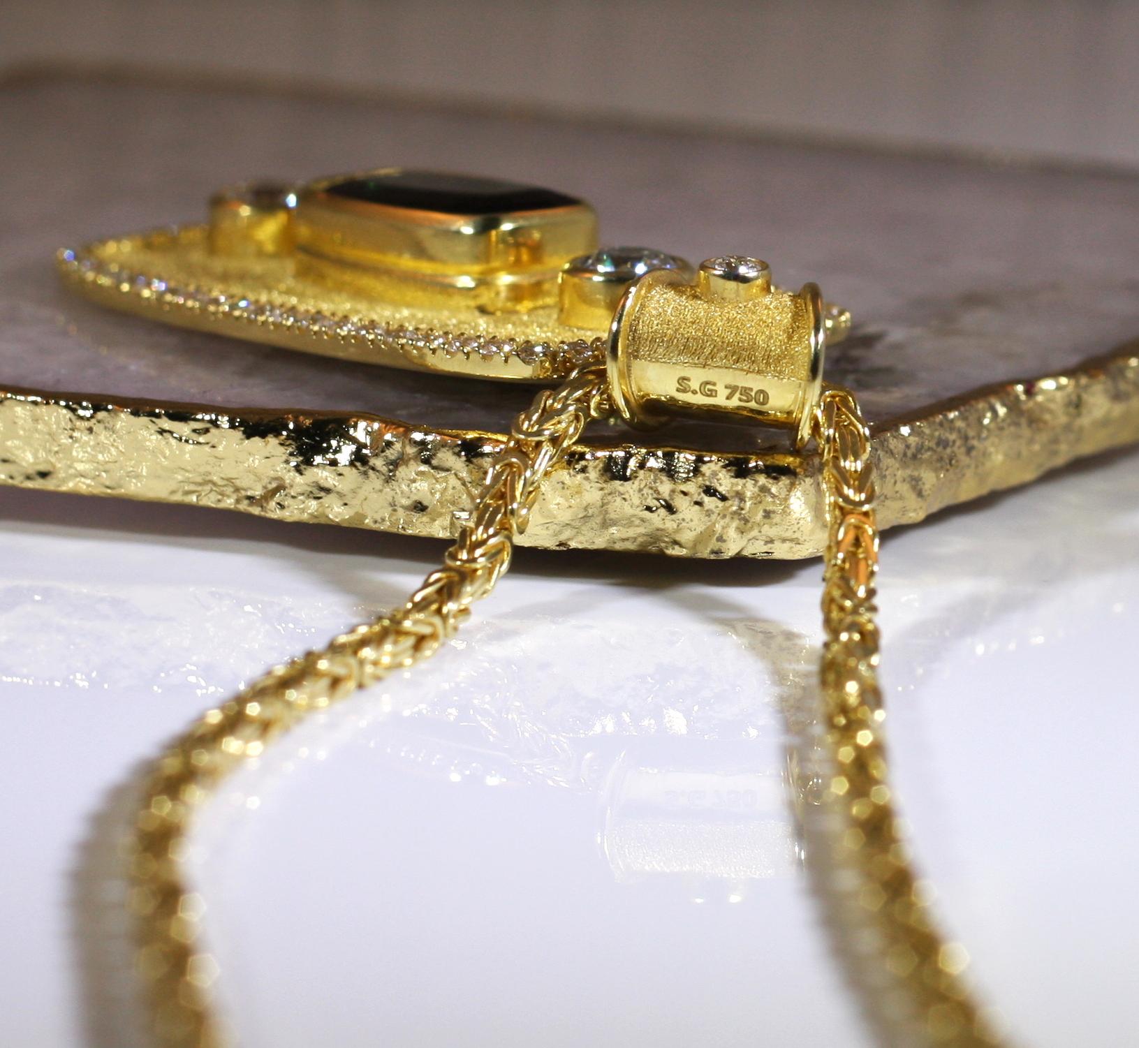 Contemporain Pendentif collection Georgios en or jaune 18 carats avec tourmaline et diamants en vente