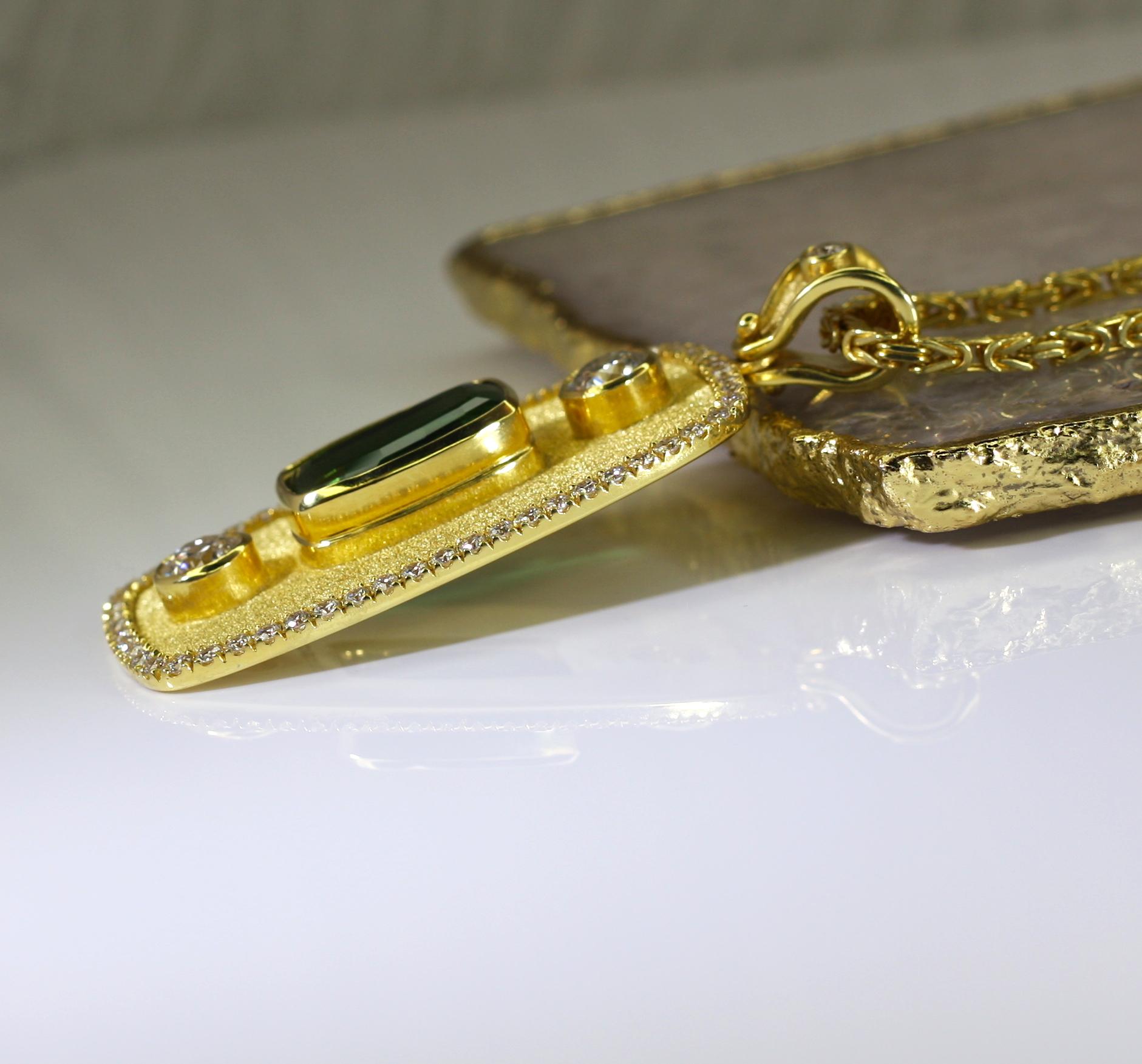 Pendentif collection Georgios en or jaune 18 carats avec tourmaline et diamants Unisexe en vente