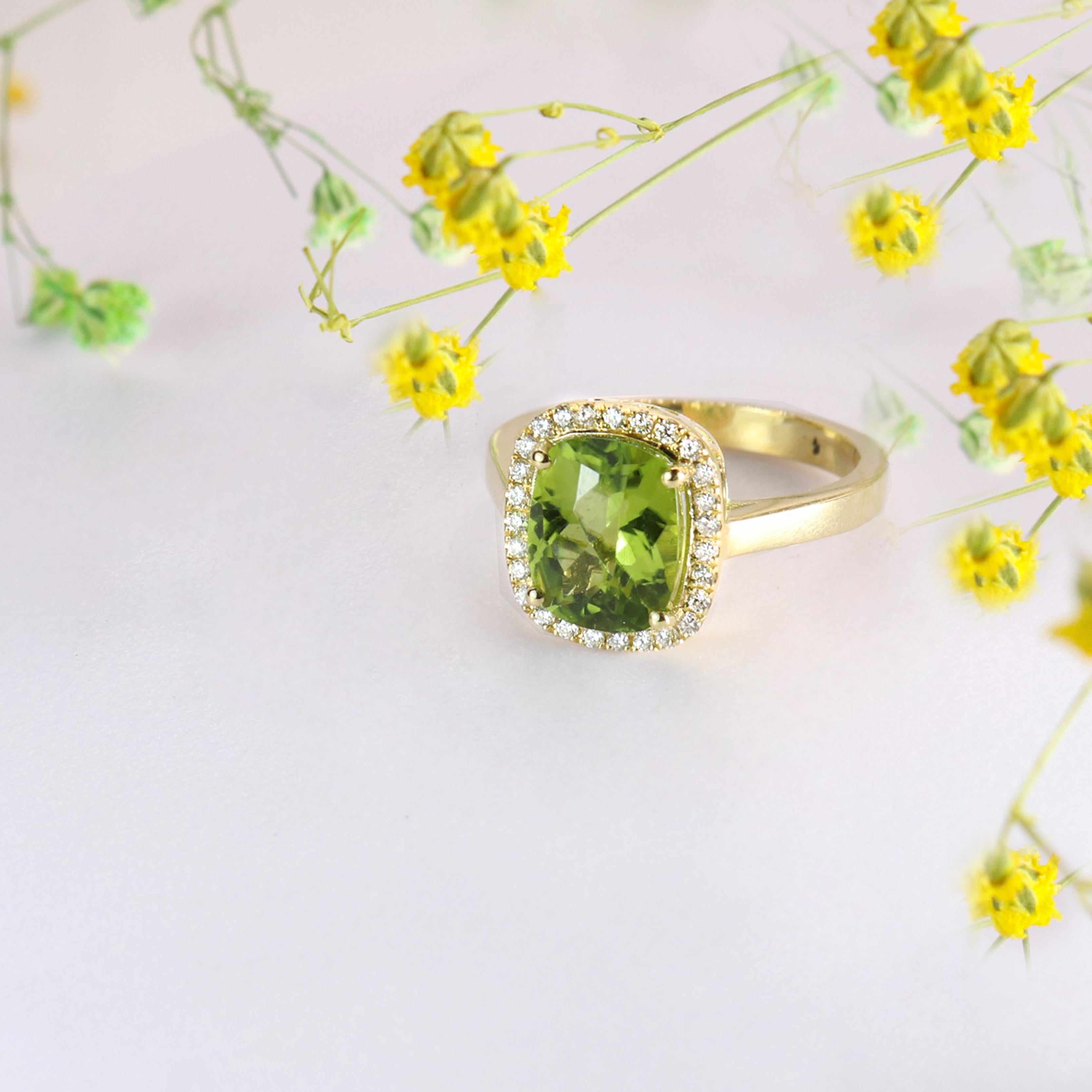 Georgios Collections 18 Karat Yellow Gold Peridot Ring with Diamond Bezel For Sale 6
