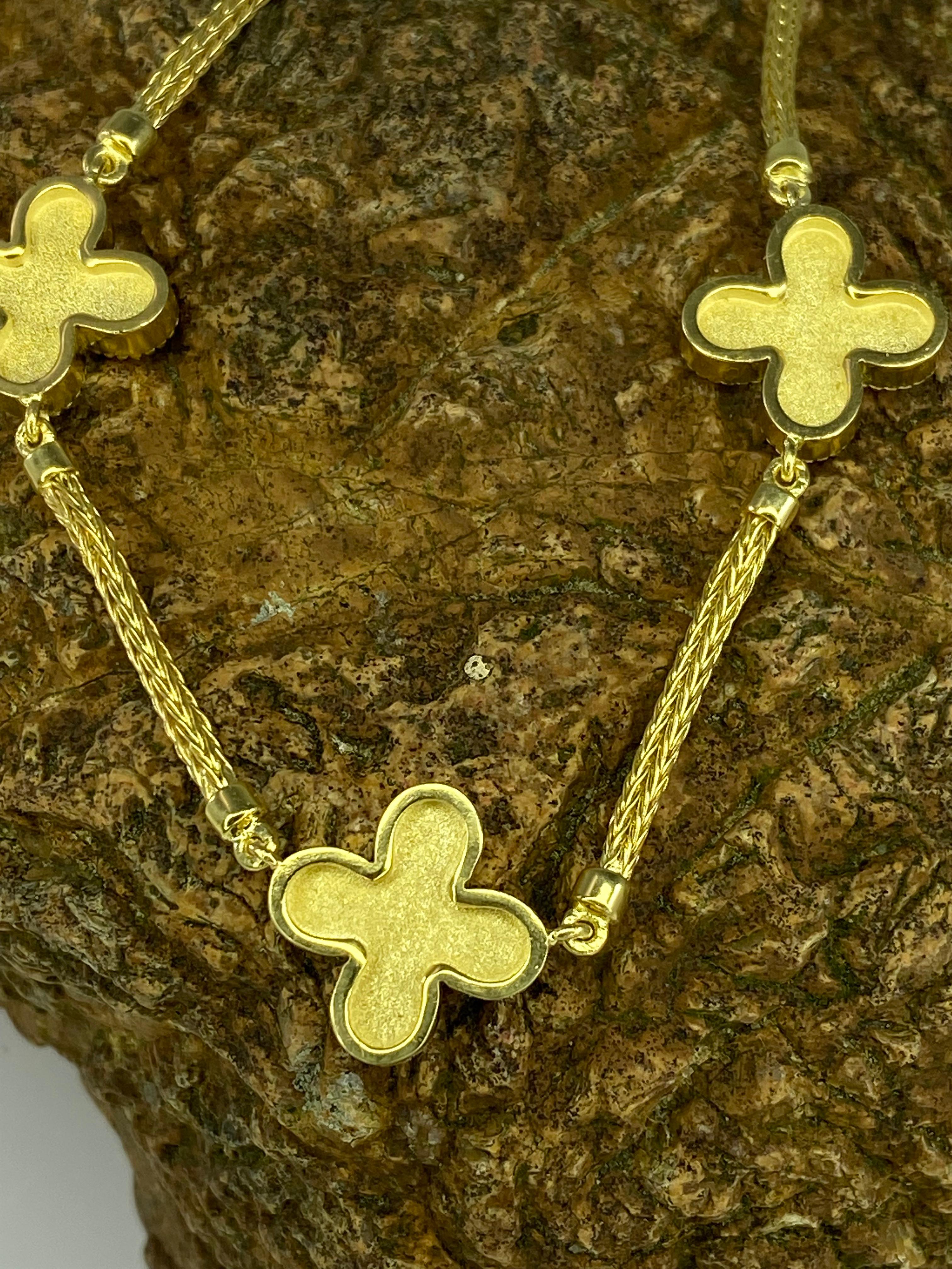 Georgios Collections Collier croix réversible en or jaune 18 carats avec diamants en vente 5