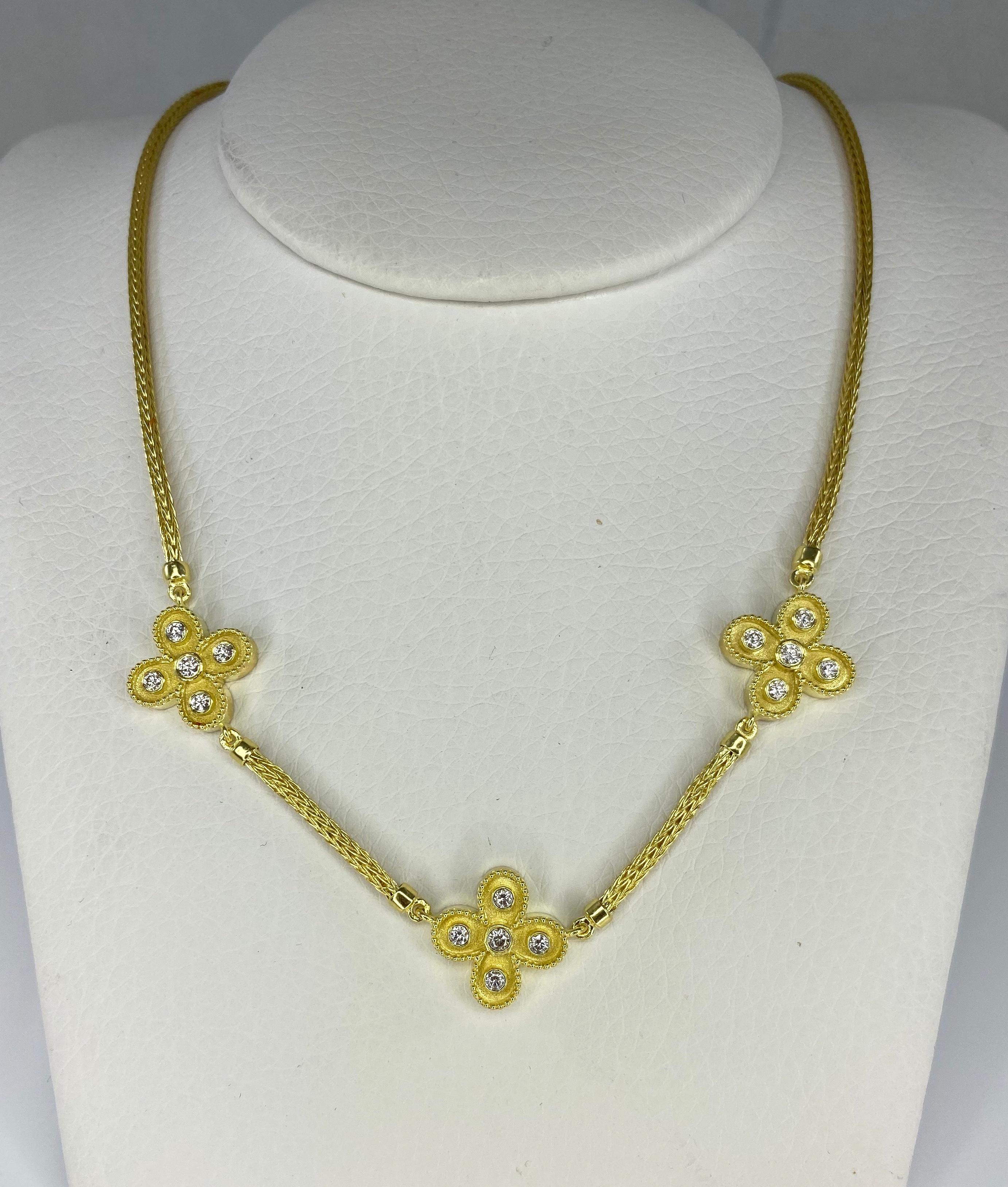 Georgios Collections Collier croix réversible en or jaune 18 carats avec diamants Neuf - En vente à Astoria, NY
