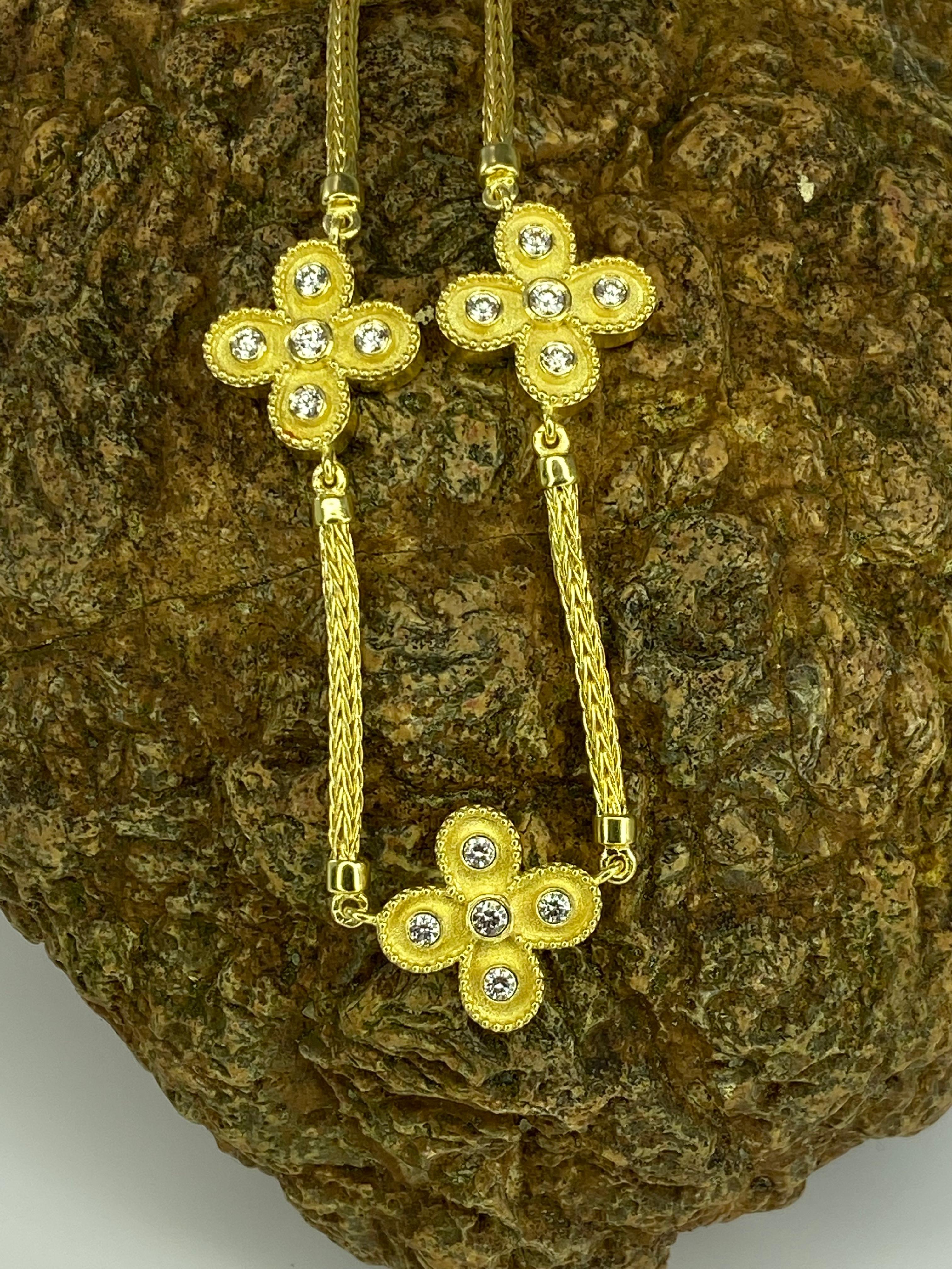 Georgios Collections Collier croix réversible en or jaune 18 carats avec diamants en vente 3