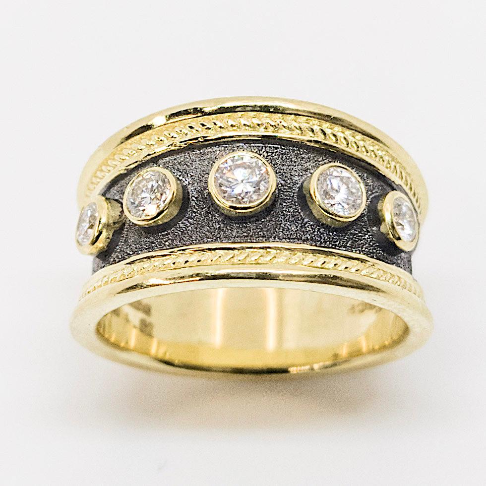 Georgios Kollektionen Ring aus 18 Karat Gelbgold mit Rhodium und Diamant im byzantinischen Stil (Zeitgenössisch) im Angebot