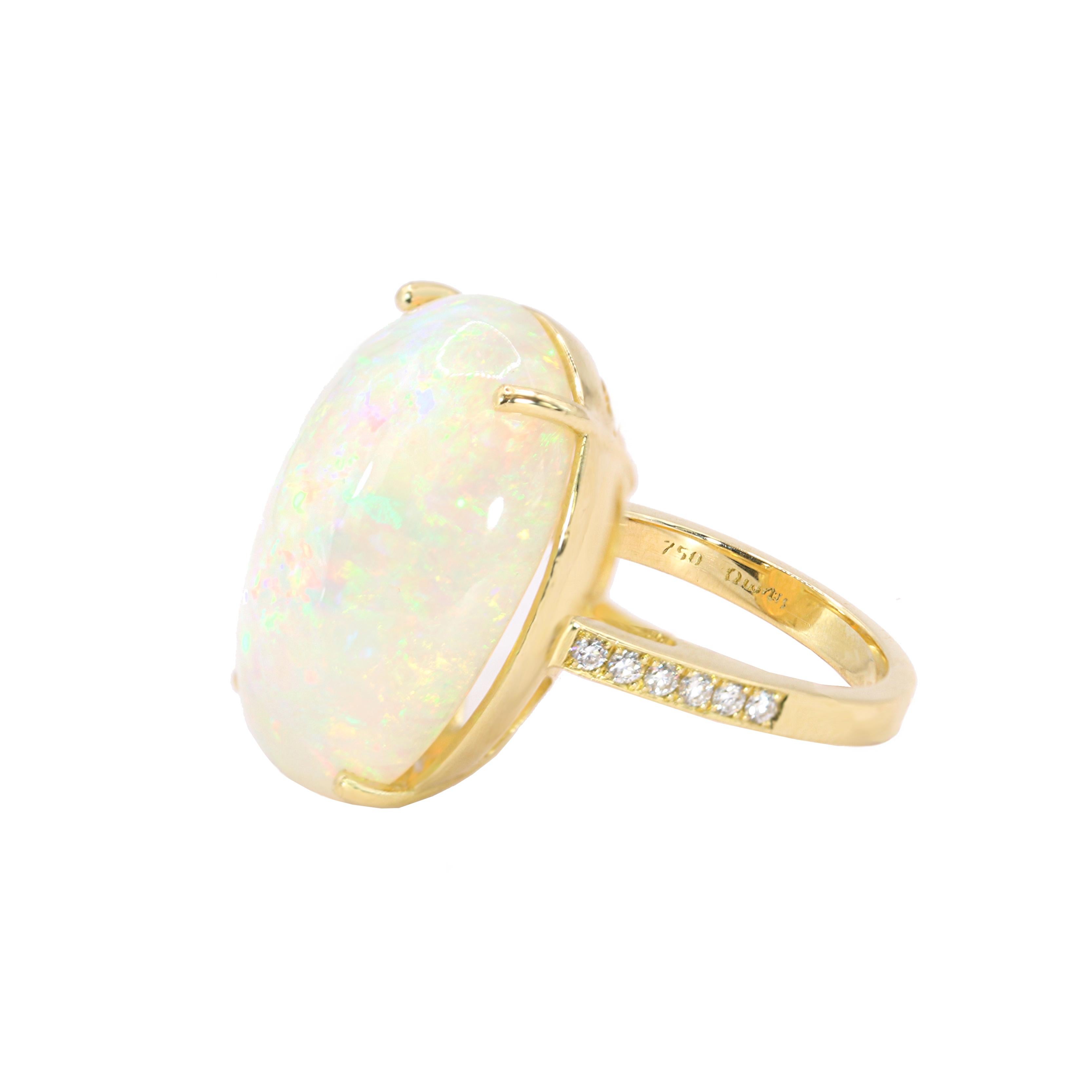 Anello Georgios Collections in oro giallo 18 carati con opale ovale e diamanti In condizioni Nuovo in vendita a Astoria, NY