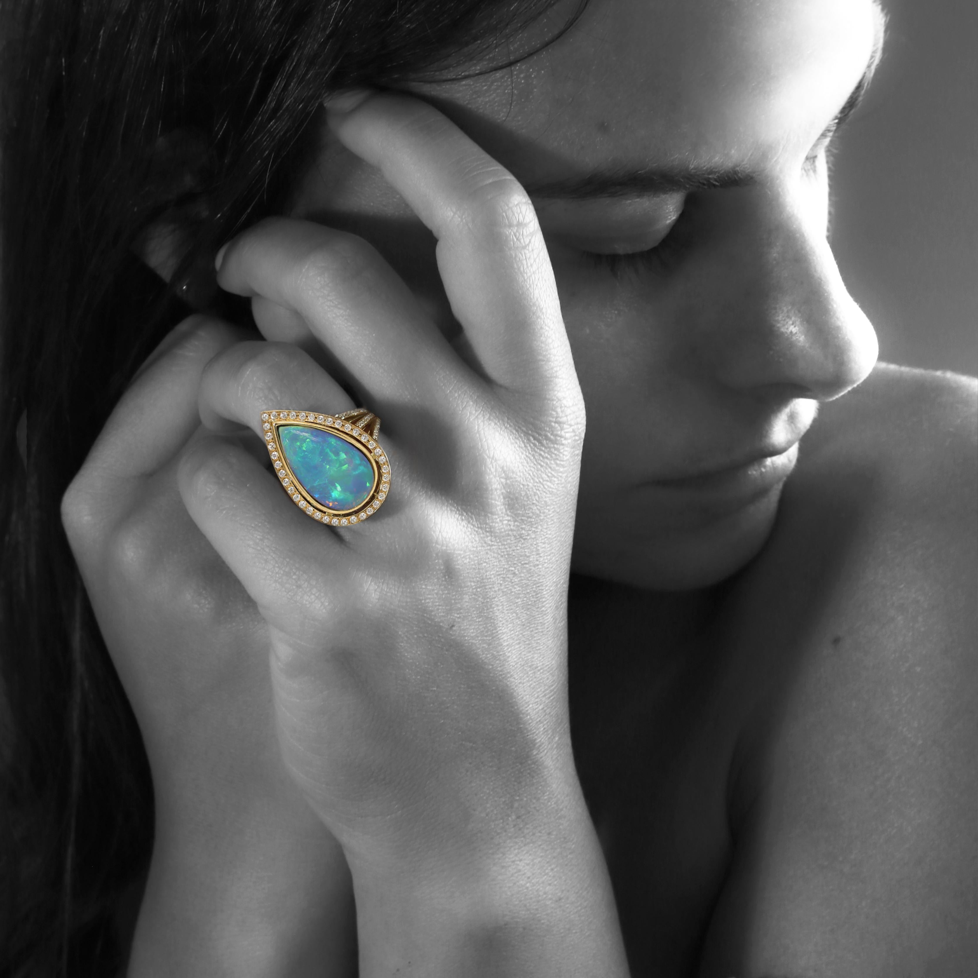 Georgios Collections Bague en or jaune 18 carats avec opale poire et diamants en vente 9