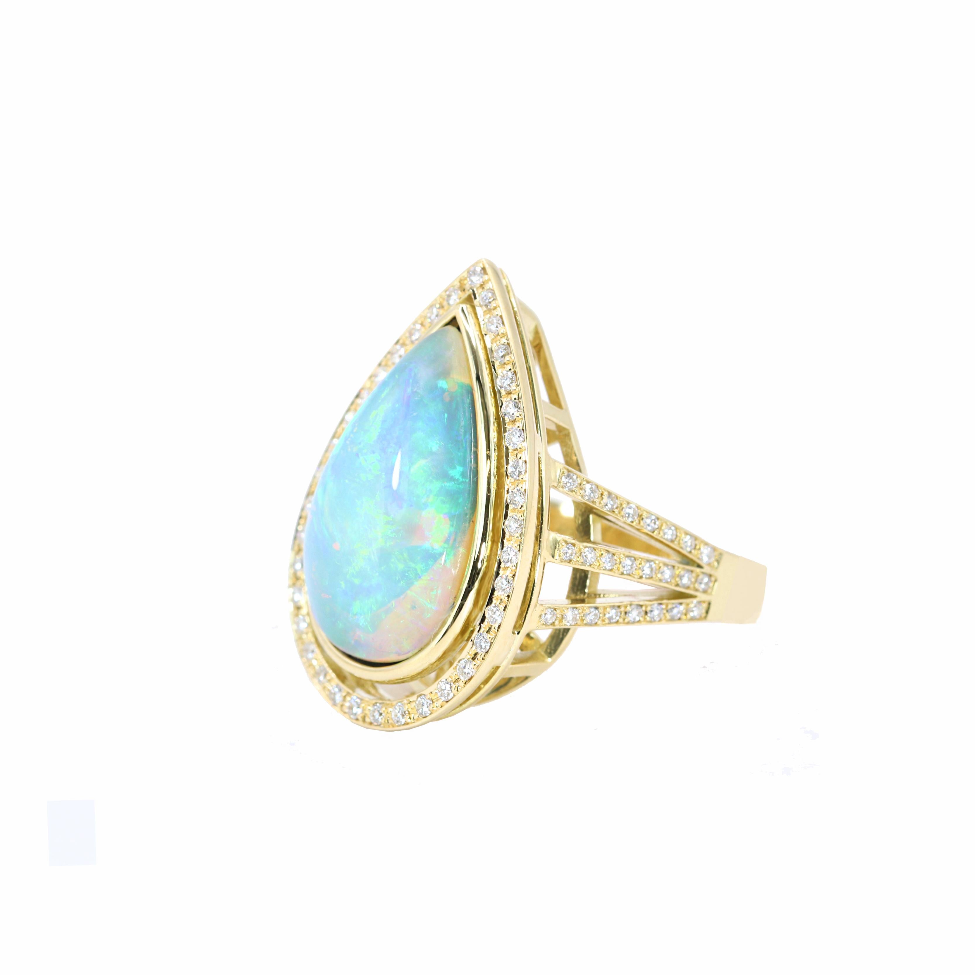 Georgios Collections Bague en or jaune 18 carats avec opale poire et diamants Neuf - En vente à Astoria, NY